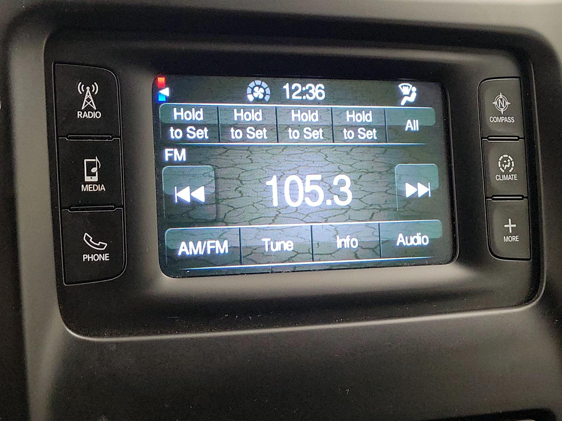 Thumbnail: 2017 Jeep Cherokee - 15