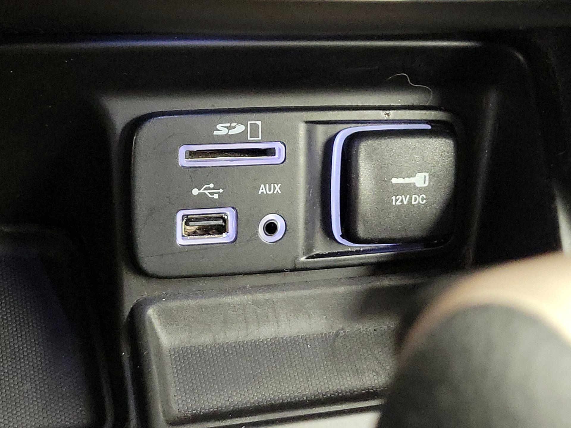 Thumbnail: 2017 Jeep Cherokee - 18