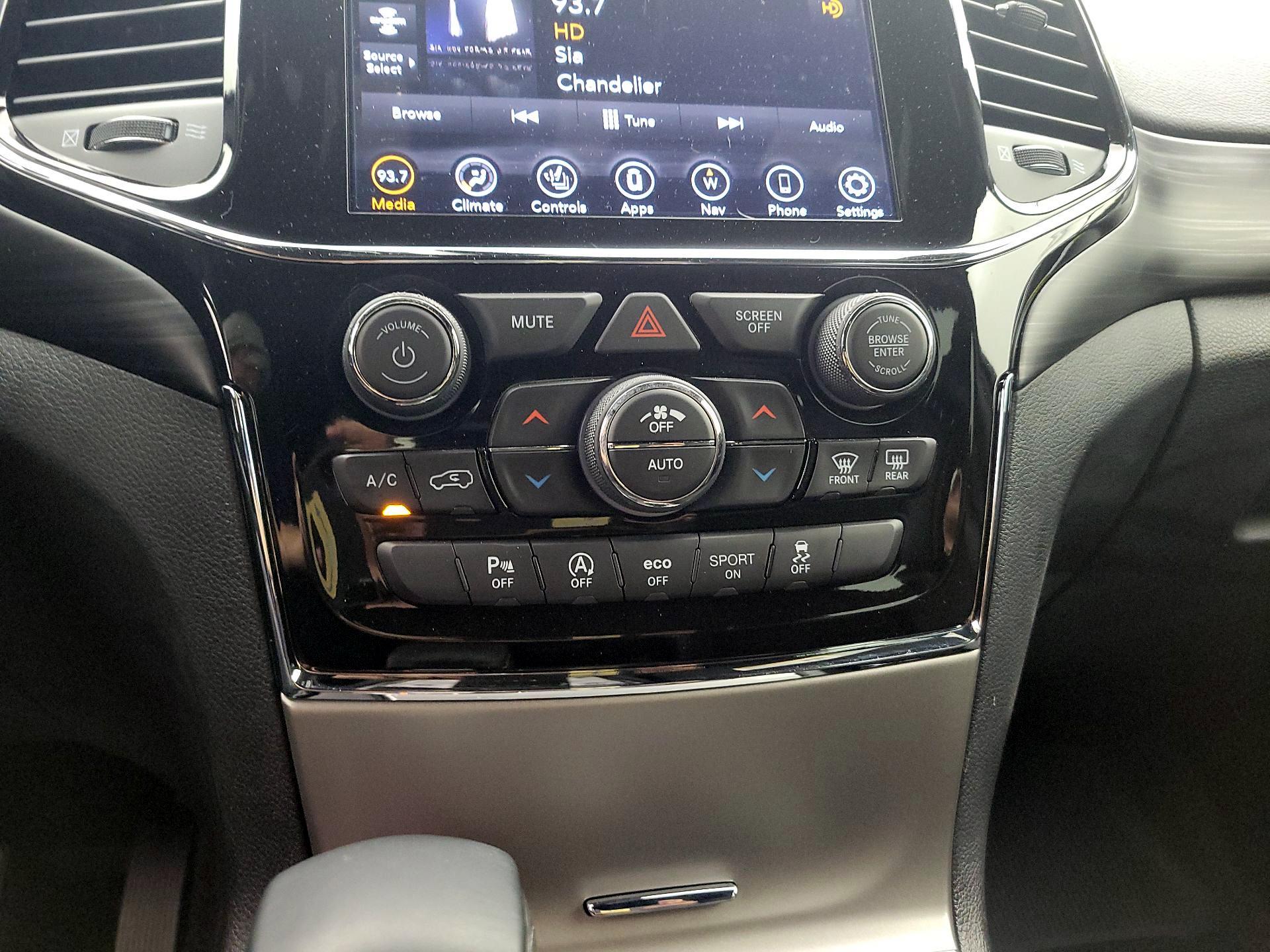 Thumbnail: 2022 Jeep Grand Cherokee - 17