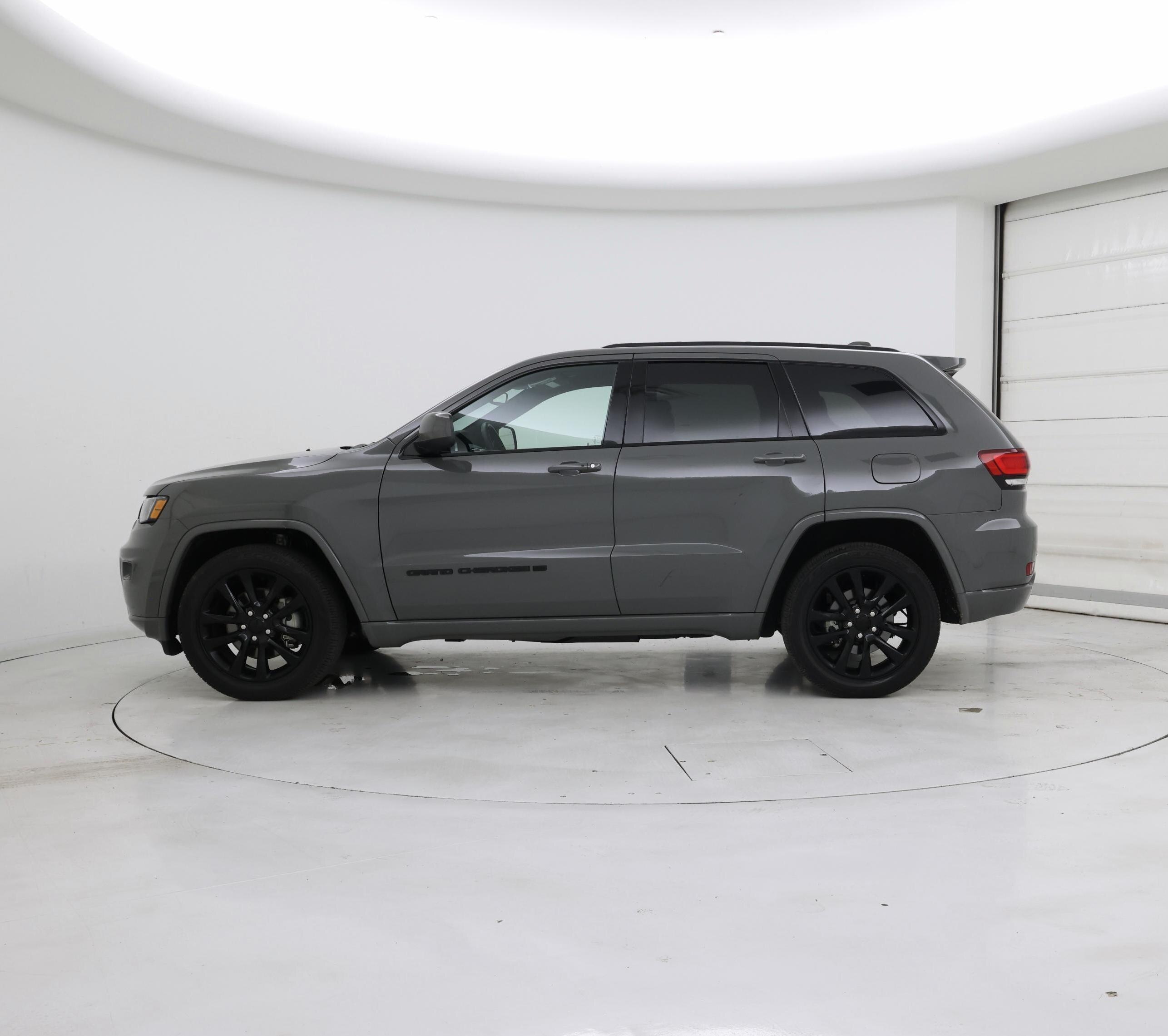 Thumbnail: 2022 Jeep Grand Cherokee - 3