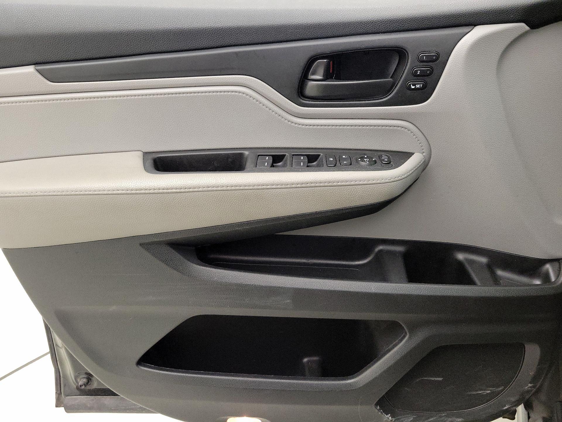 Thumbnail: 2019 Honda Odyssey - 12