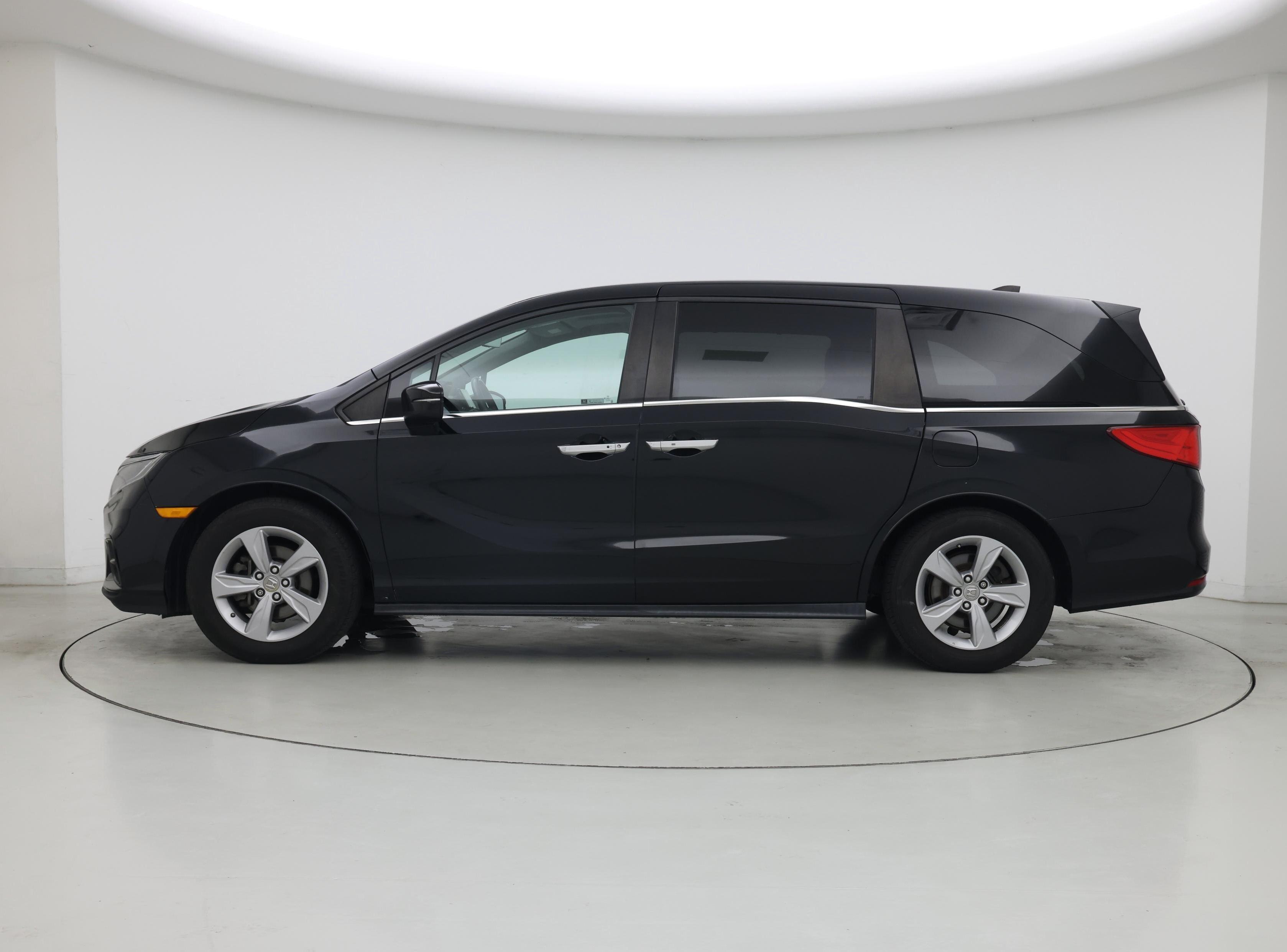 Thumbnail: 2019 Honda Odyssey - 3