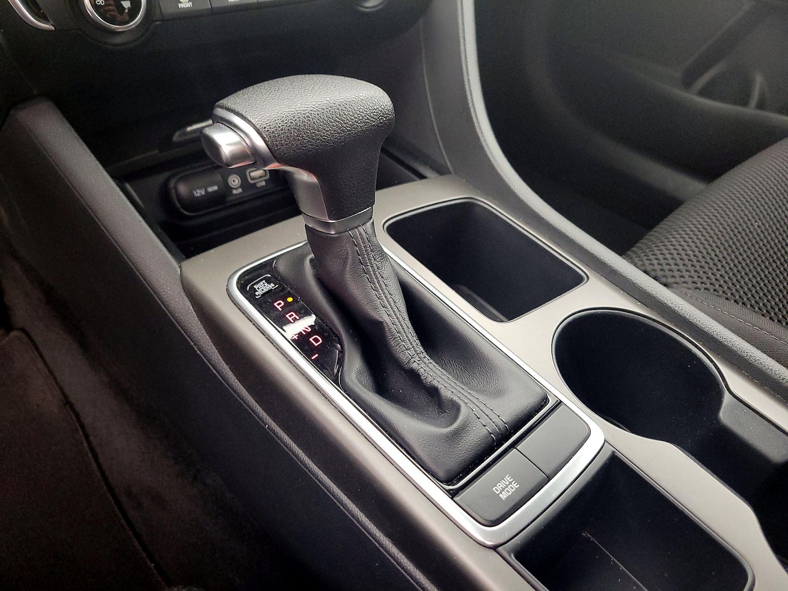 2020 Kia Optima LX - Photo 18