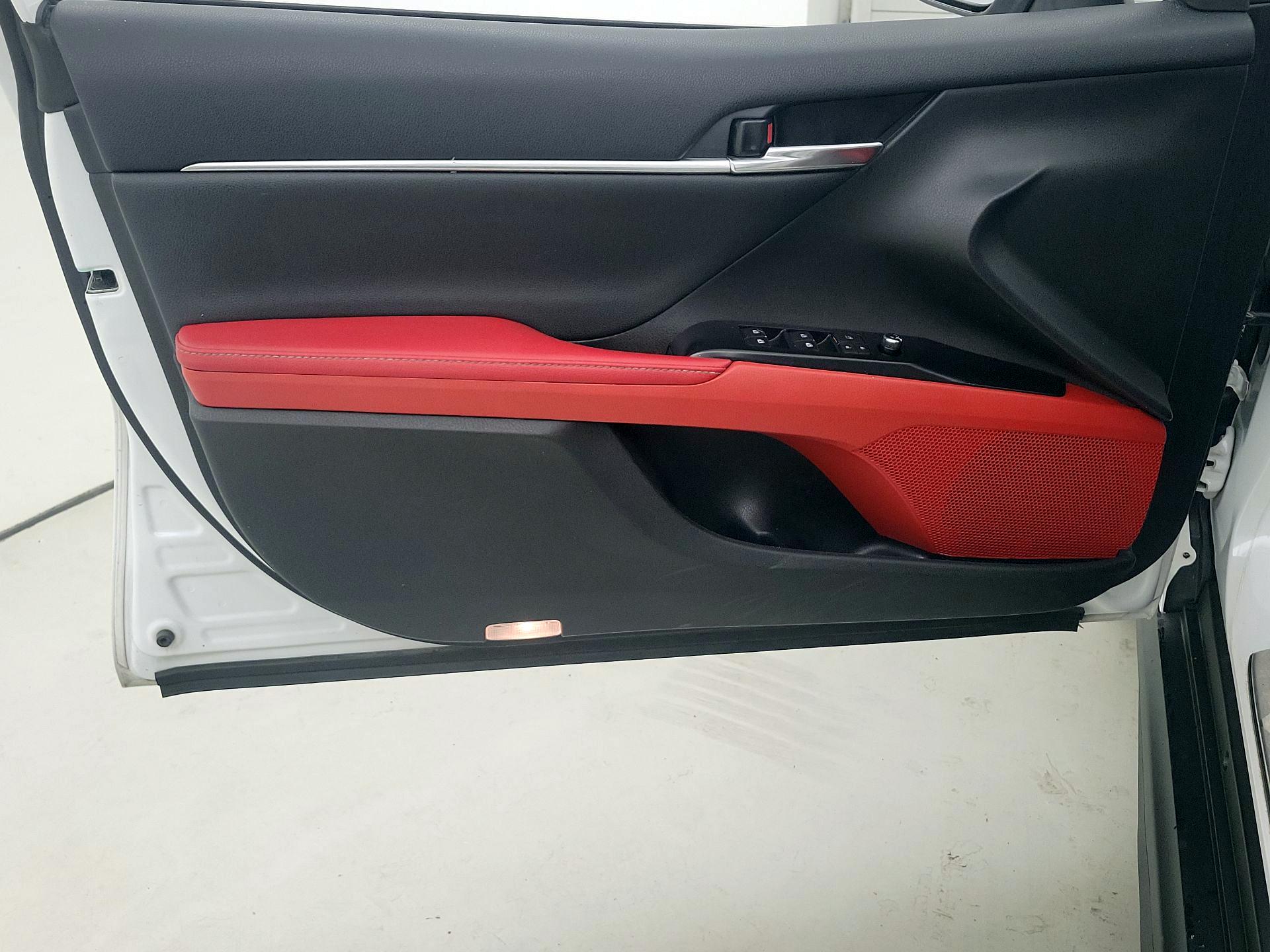 Thumbnail: 2020 Toyota Camry - 12