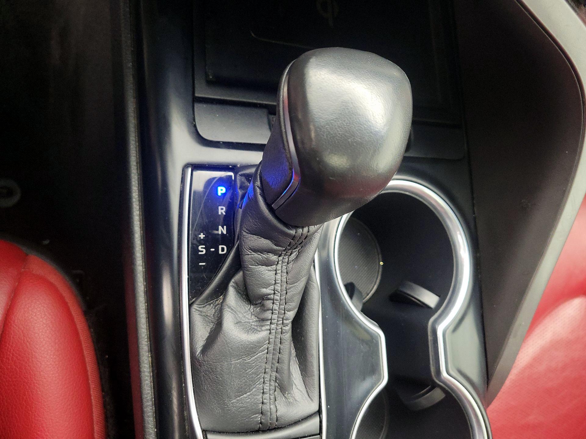 Thumbnail: 2020 Toyota Camry - 17