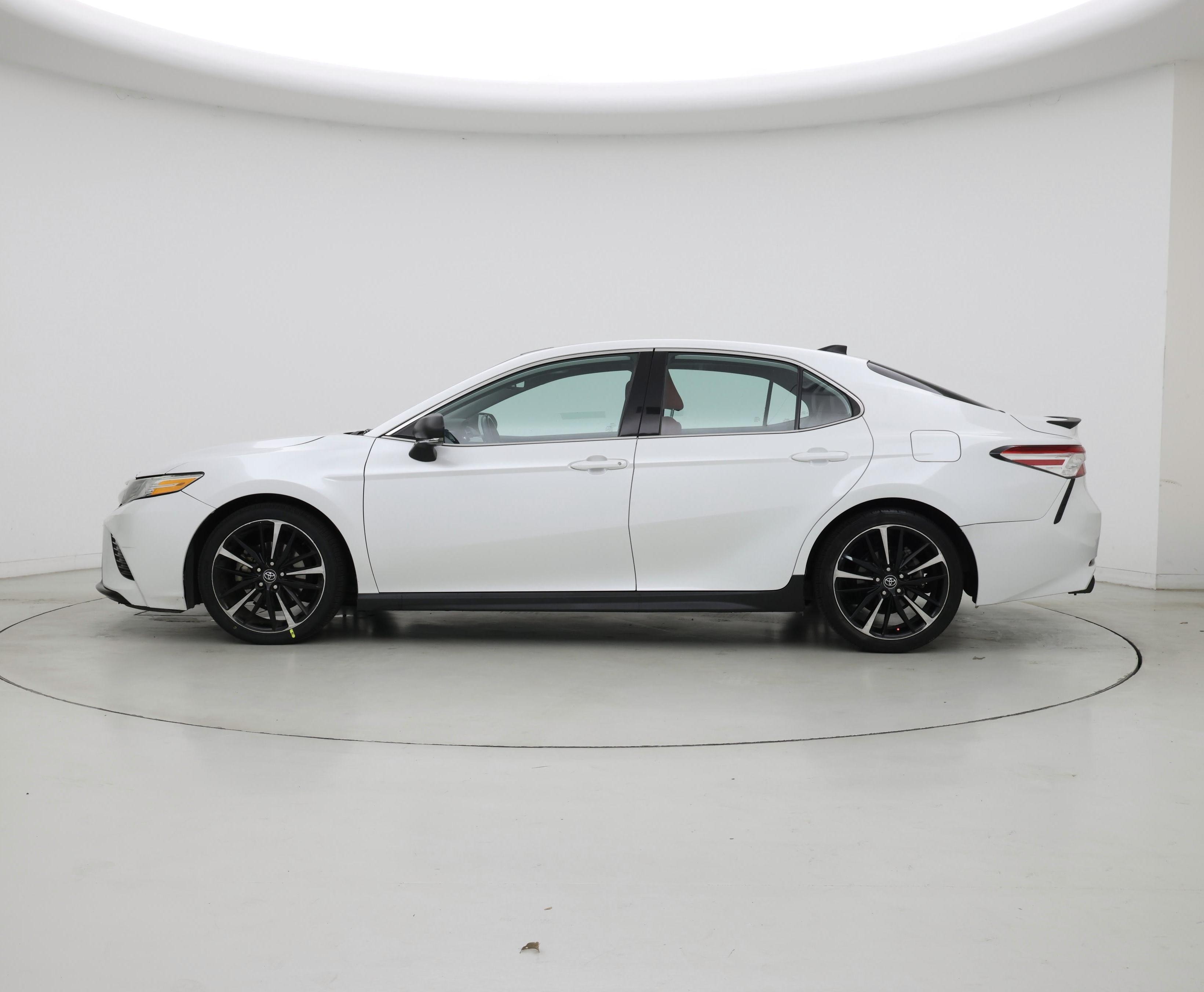 Thumbnail: 2020 Toyota Camry - 3