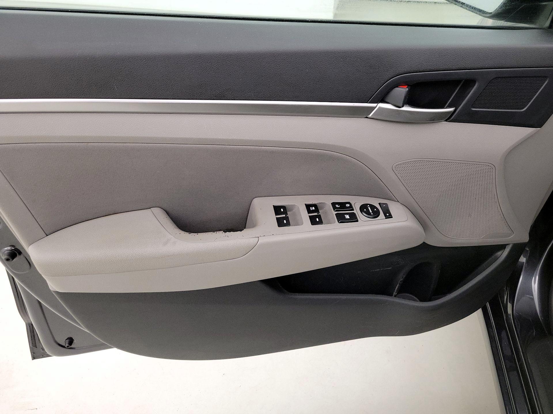 Thumbnail: 2020 Hyundai Elantra - 12