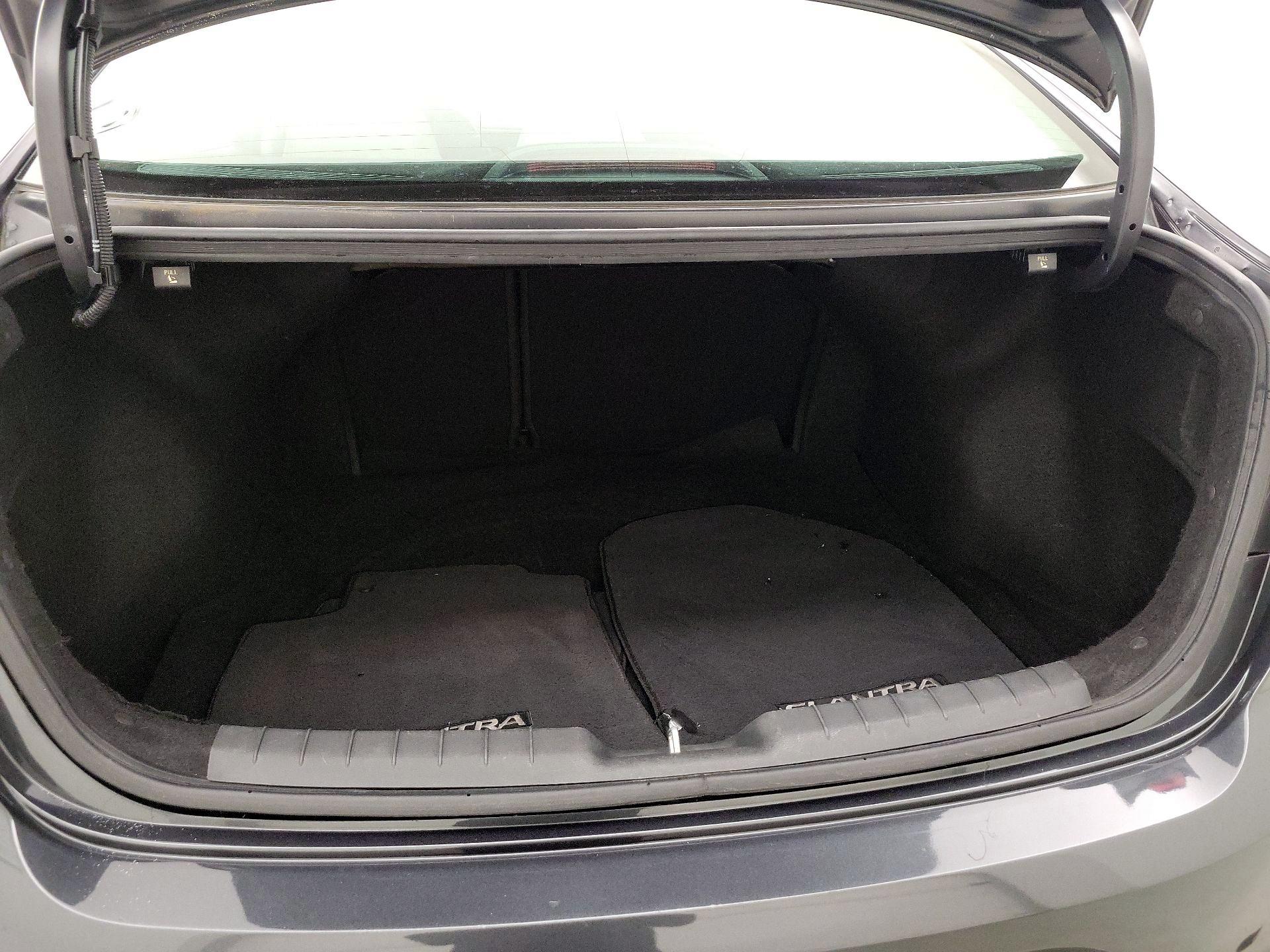 Thumbnail: 2020 Hyundai Elantra - 20