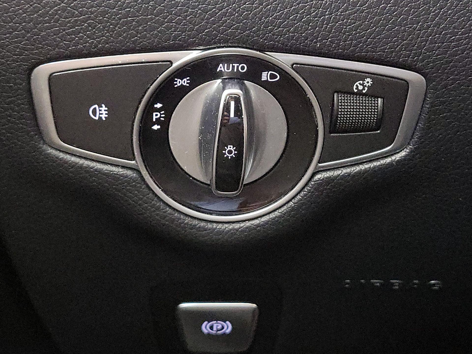 Thumbnail: 2017 Mercedes-Benz E-Class - 13