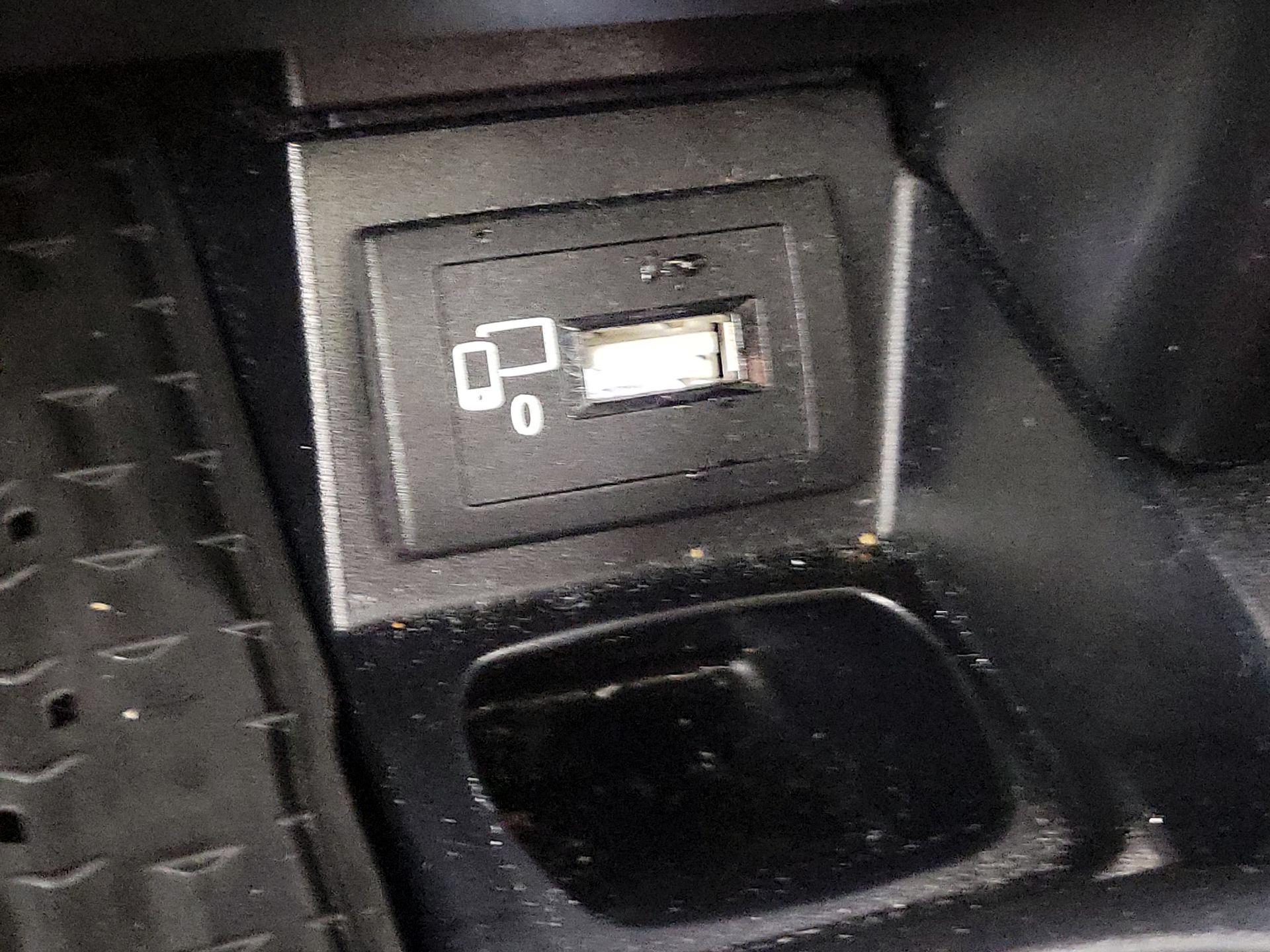 Thumbnail: 2017 Mercedes-Benz E-Class - 18