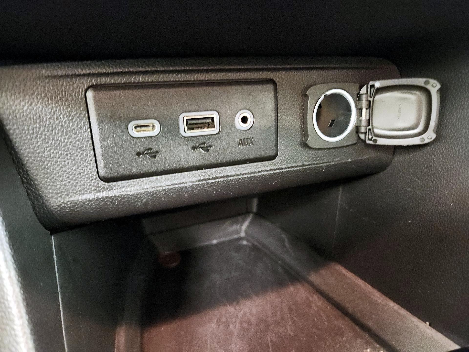 Thumbnail: 2023 Buick Encore GX - 18