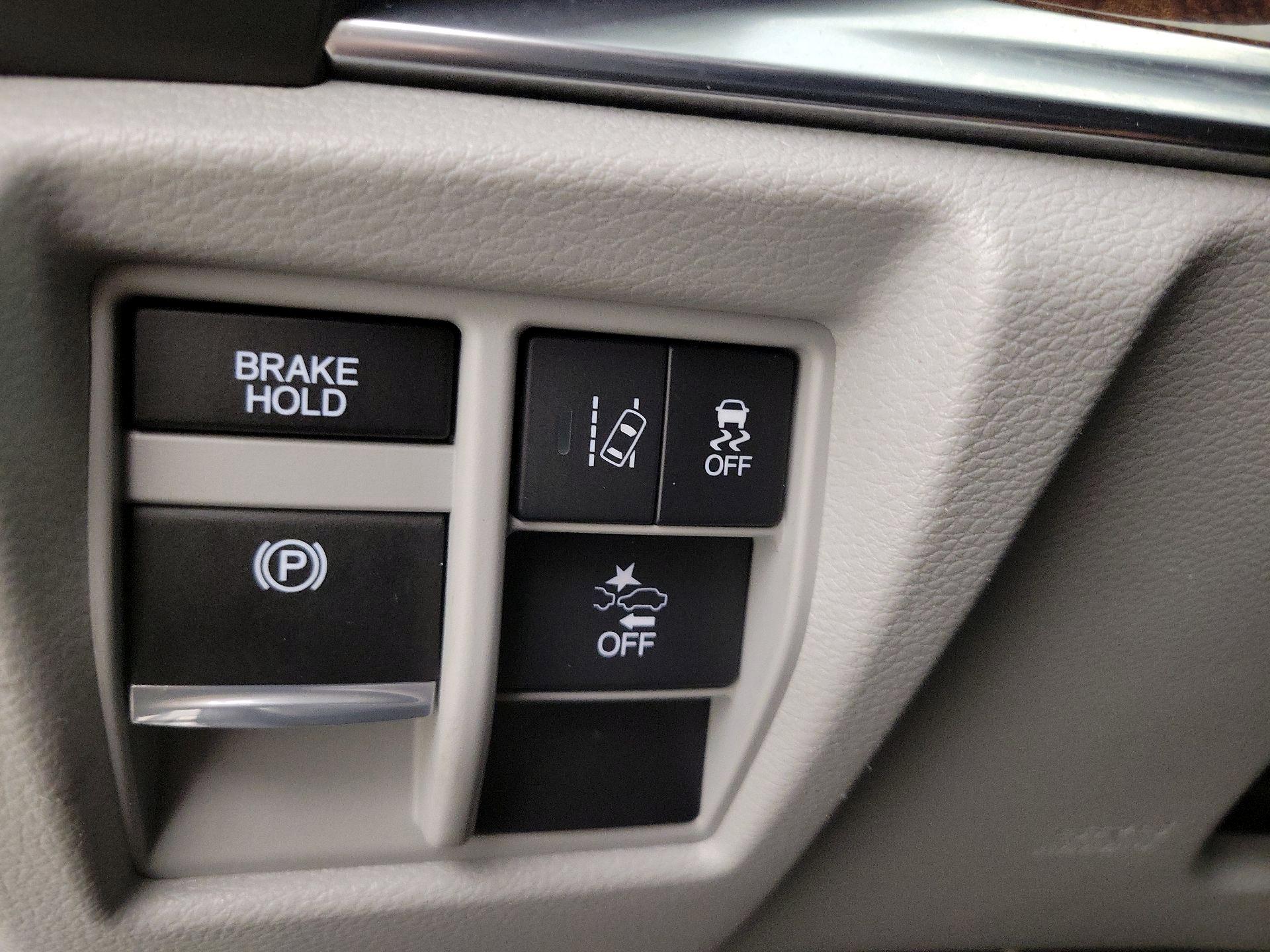 Thumbnail: 2019 Acura MDX - 13