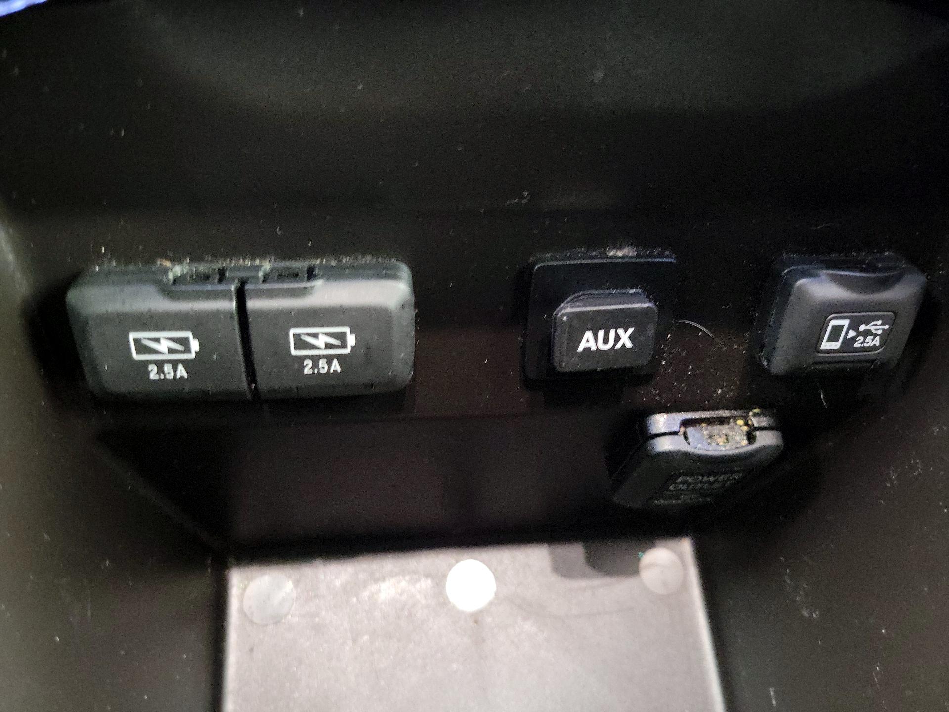 Thumbnail: 2019 Acura MDX - 18