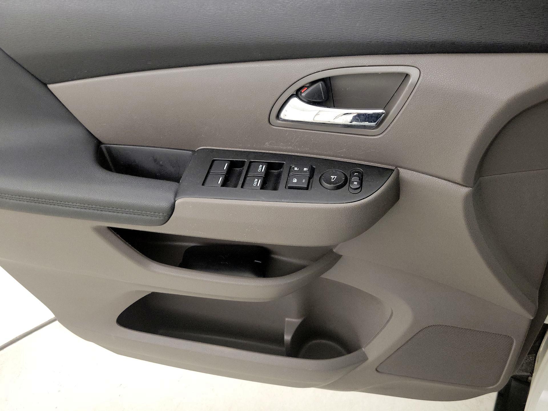 Thumbnail: 2016 Honda Odyssey - 12