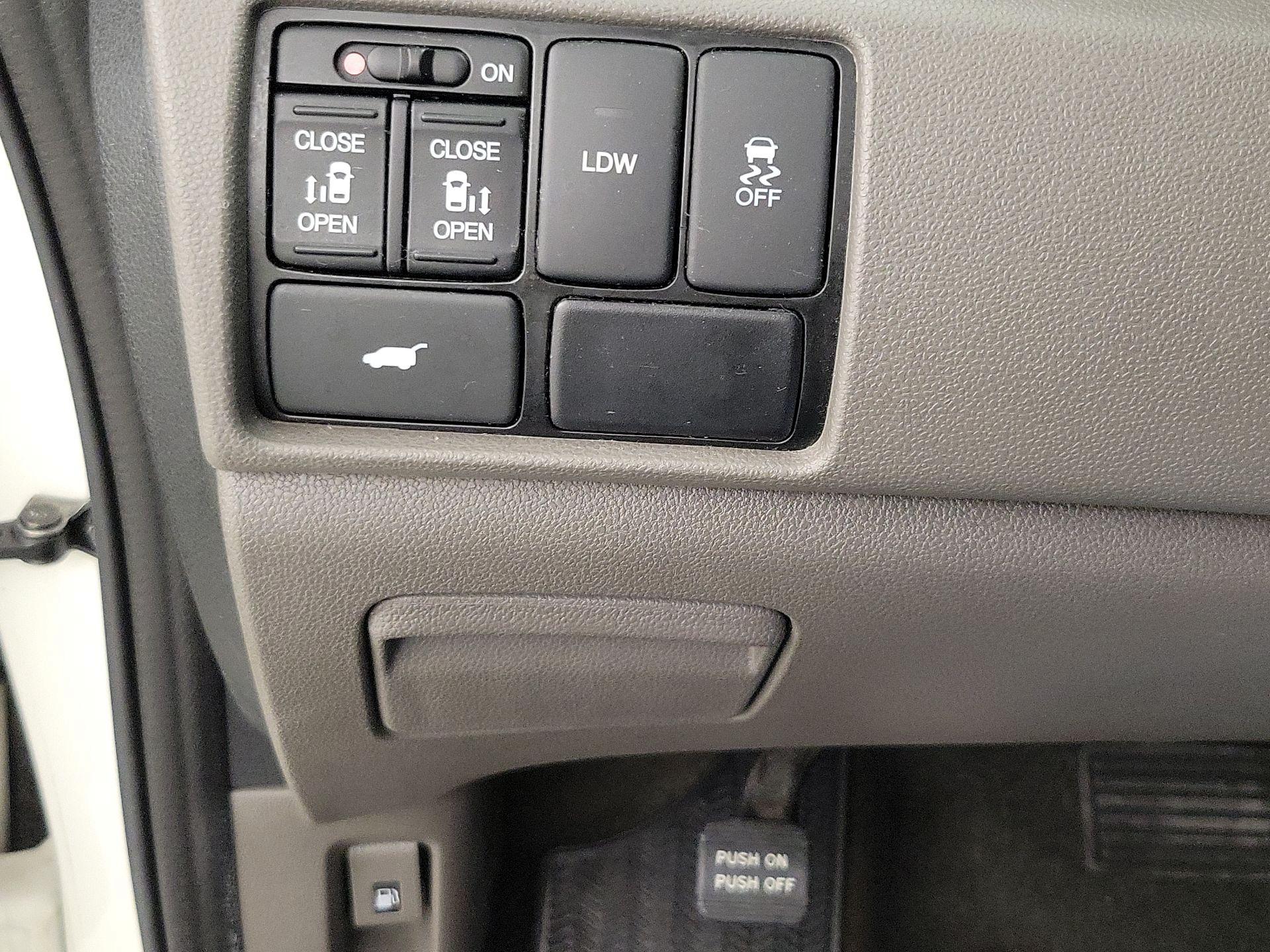 Thumbnail: 2016 Honda Odyssey - 13
