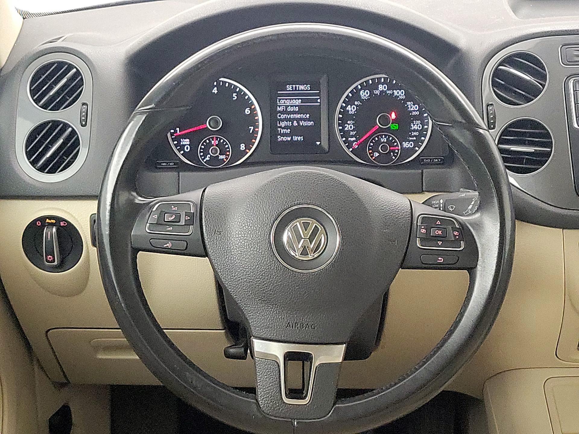 Thumbnail: 2017 Volkswagen Tiguan - 10