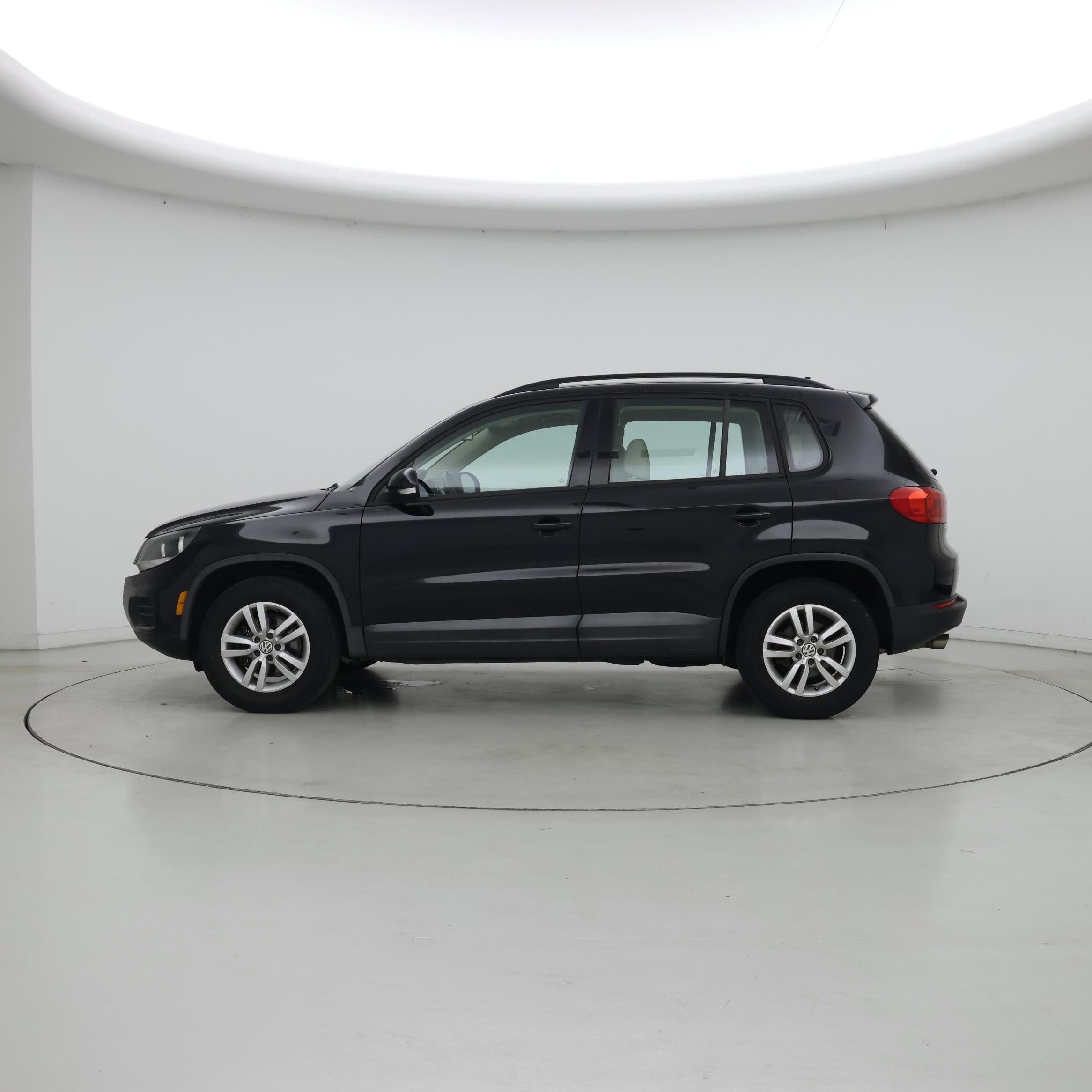 Thumbnail: 2017 Volkswagen Tiguan - 3