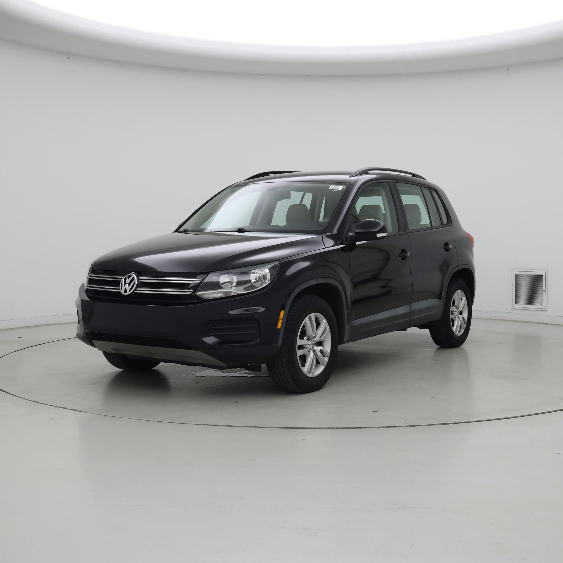 Thumbnail: 2017 Volkswagen Tiguan - 4