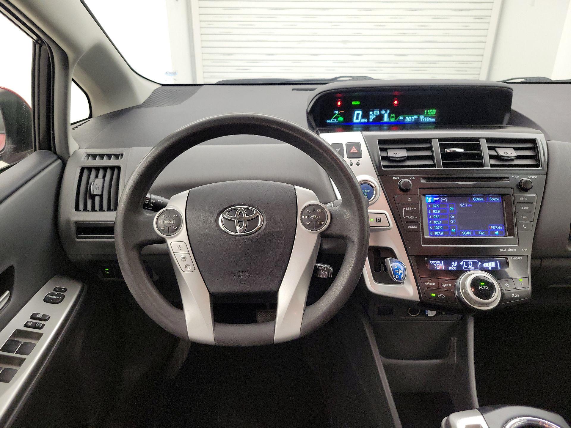 Thumbnail: 2014 Toyota Prius v - 10