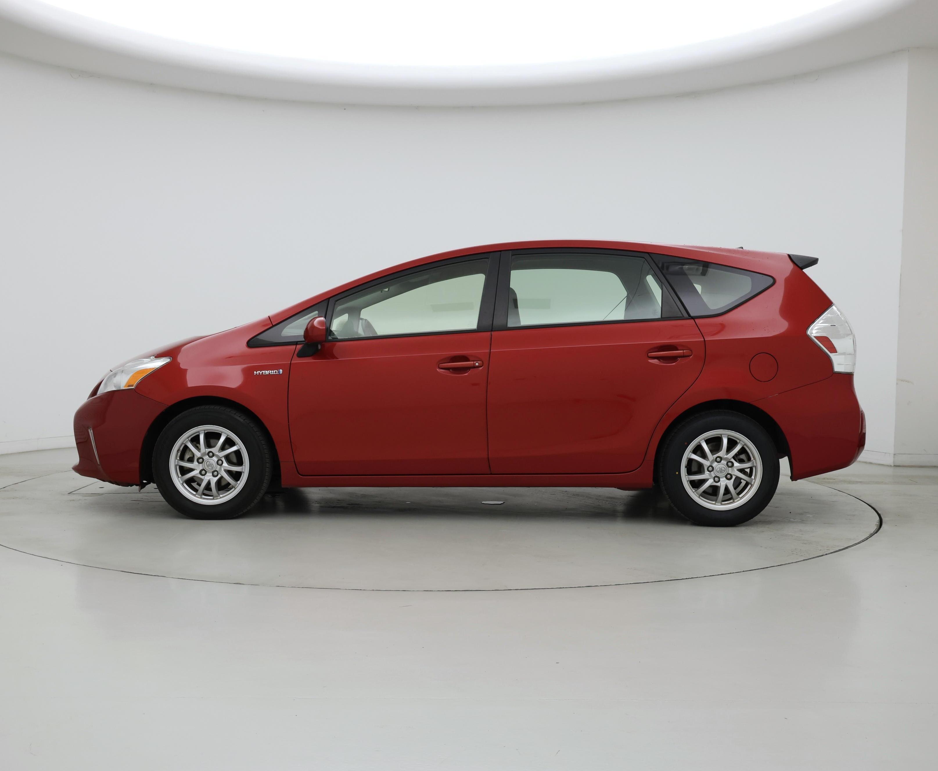 Thumbnail: 2014 Toyota Prius v - 3