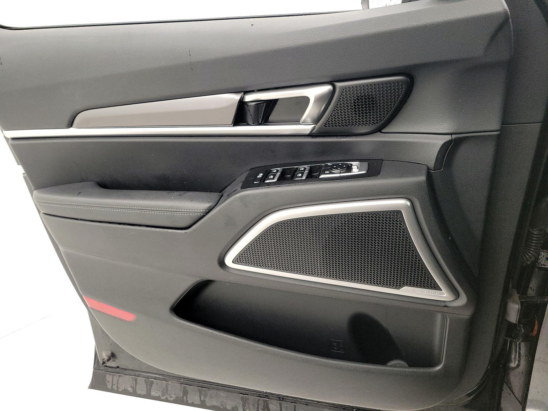 Thumbnail: 2023 Kia Telluride - 12