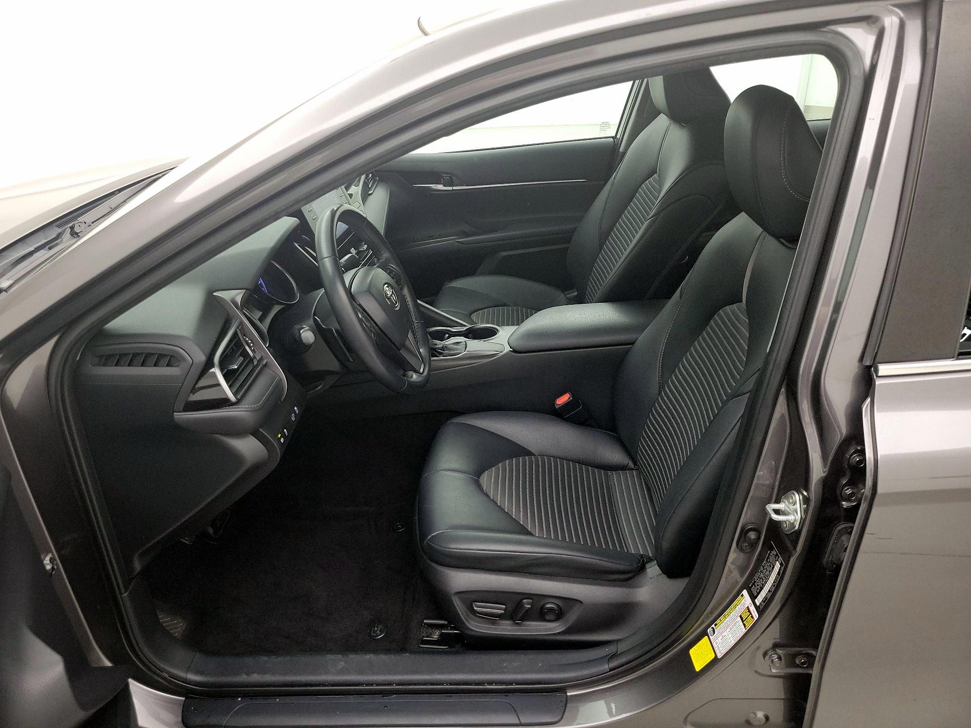 Thumbnail: 2021 Toyota Camry - 11