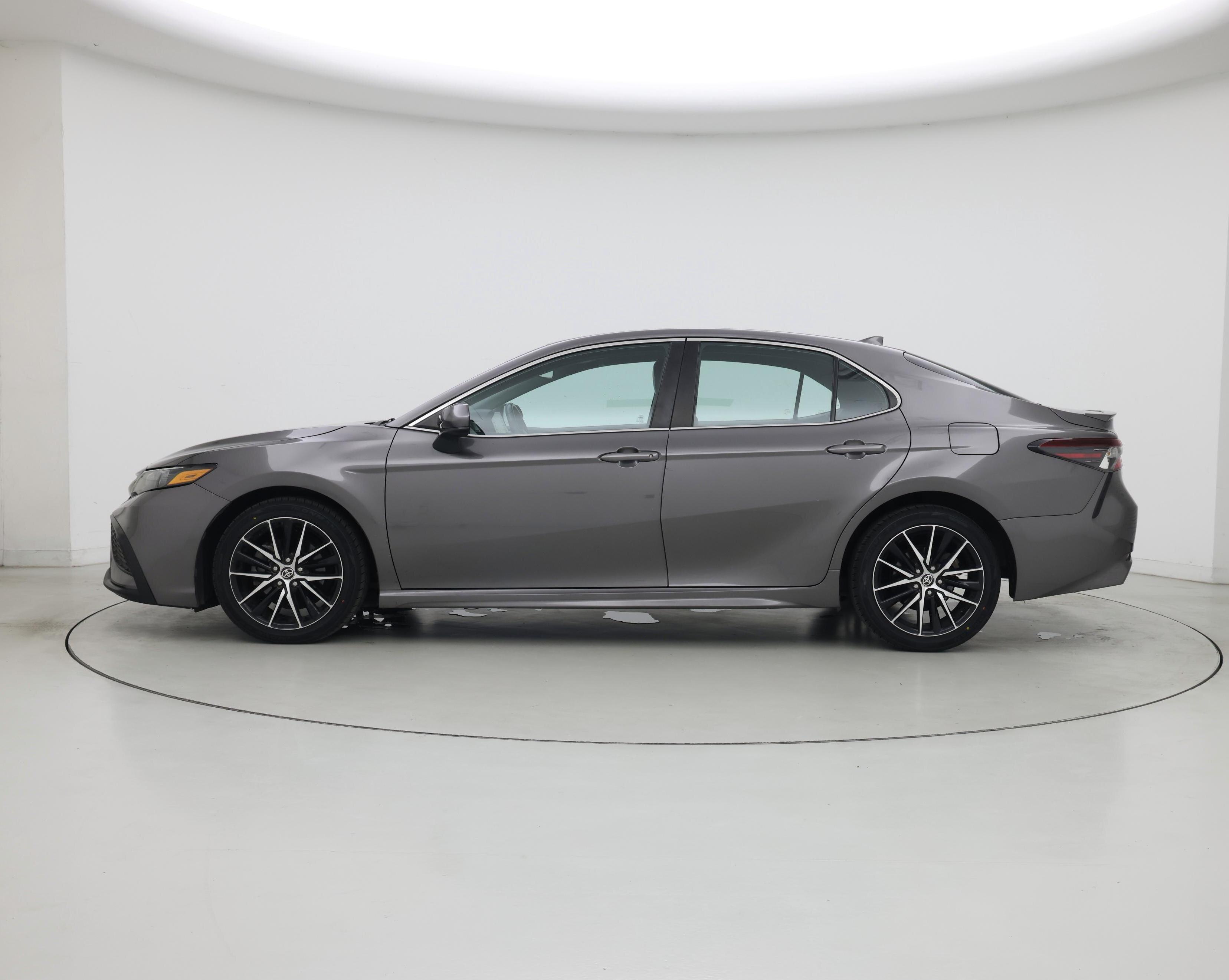 Thumbnail: 2021 Toyota Camry - 3