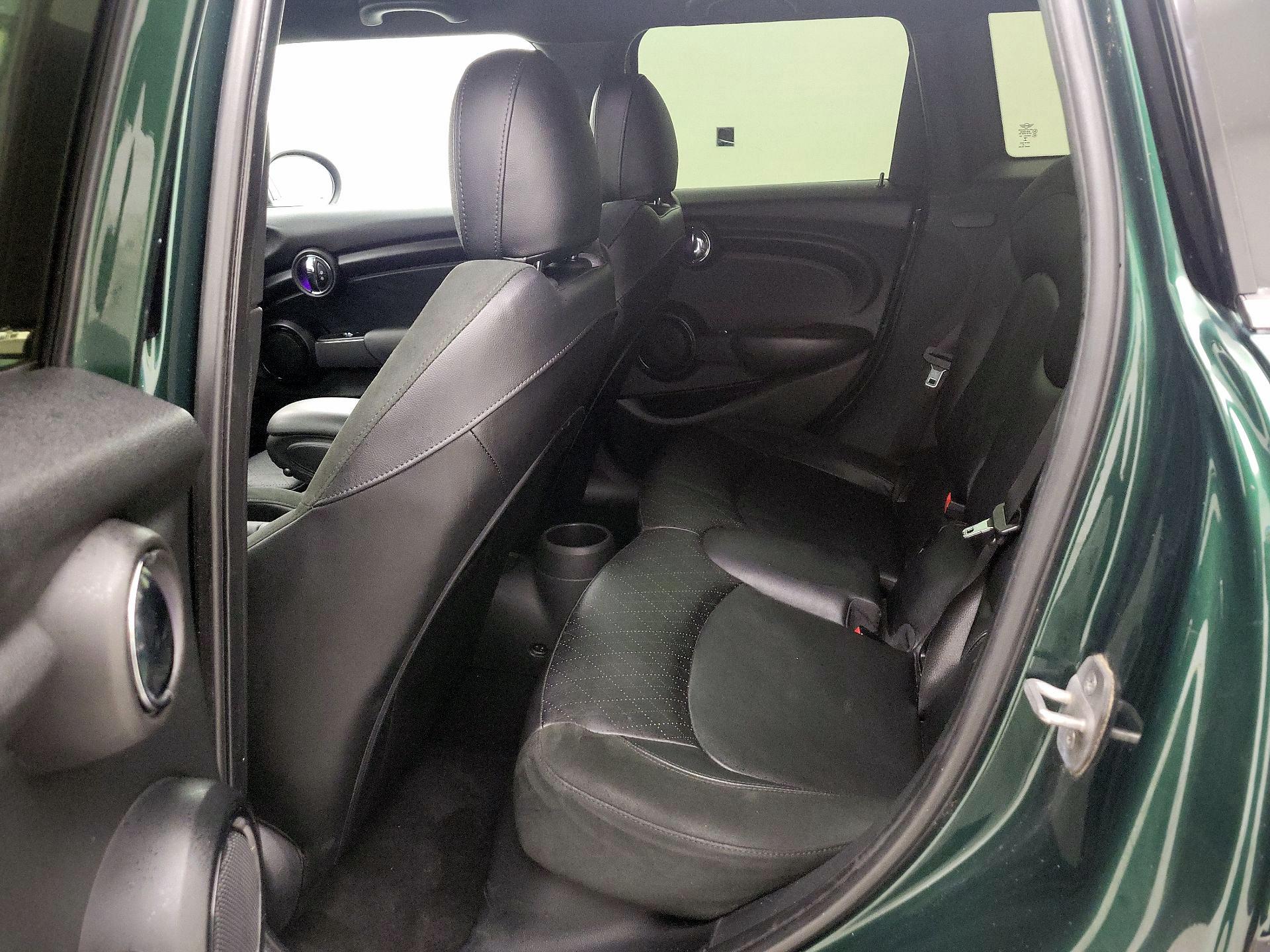 Thumbnail: 2015 MINI Cooper Hardtop - 18