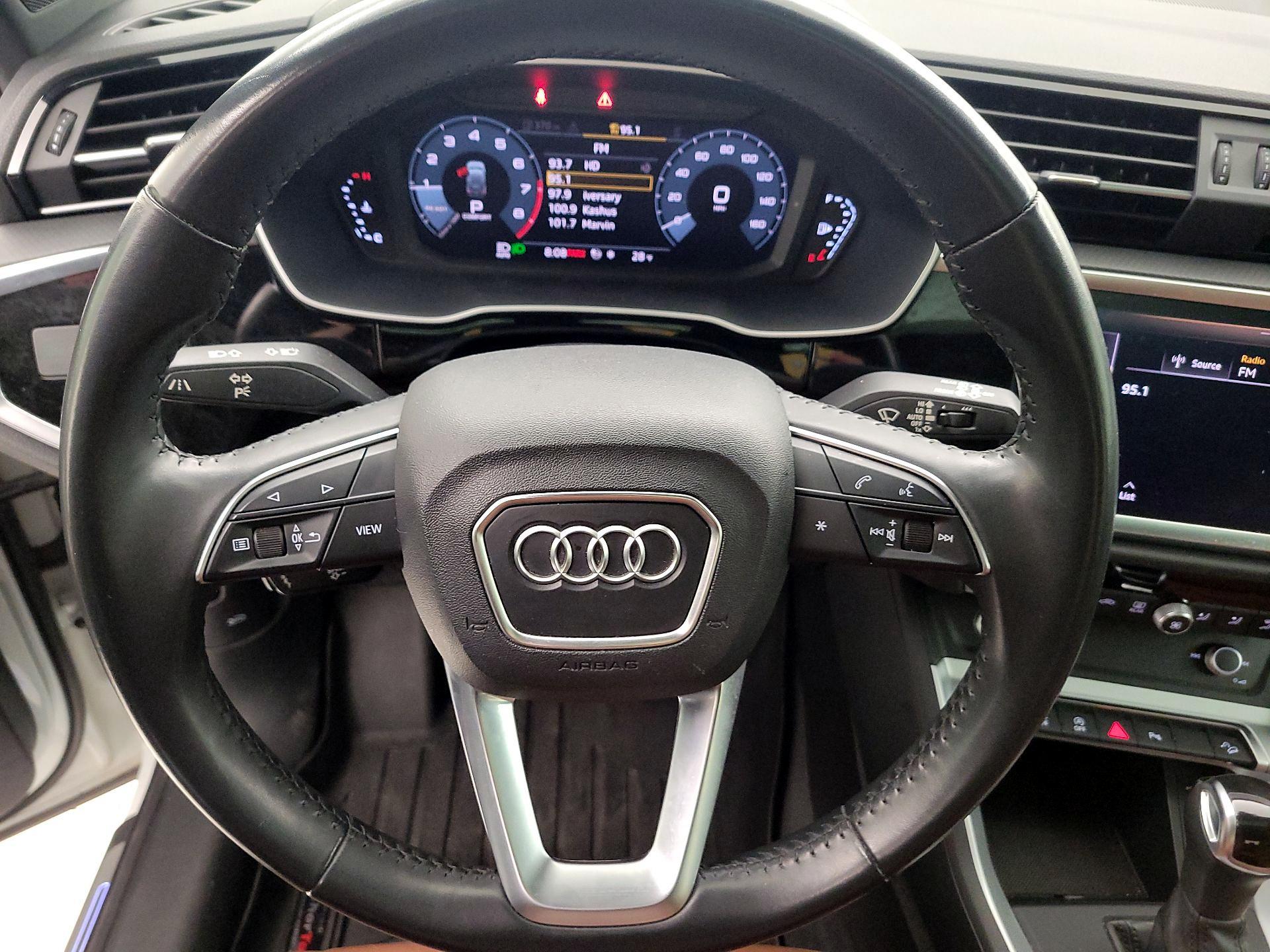 Thumbnail: 2020 Audi Q3 - 10