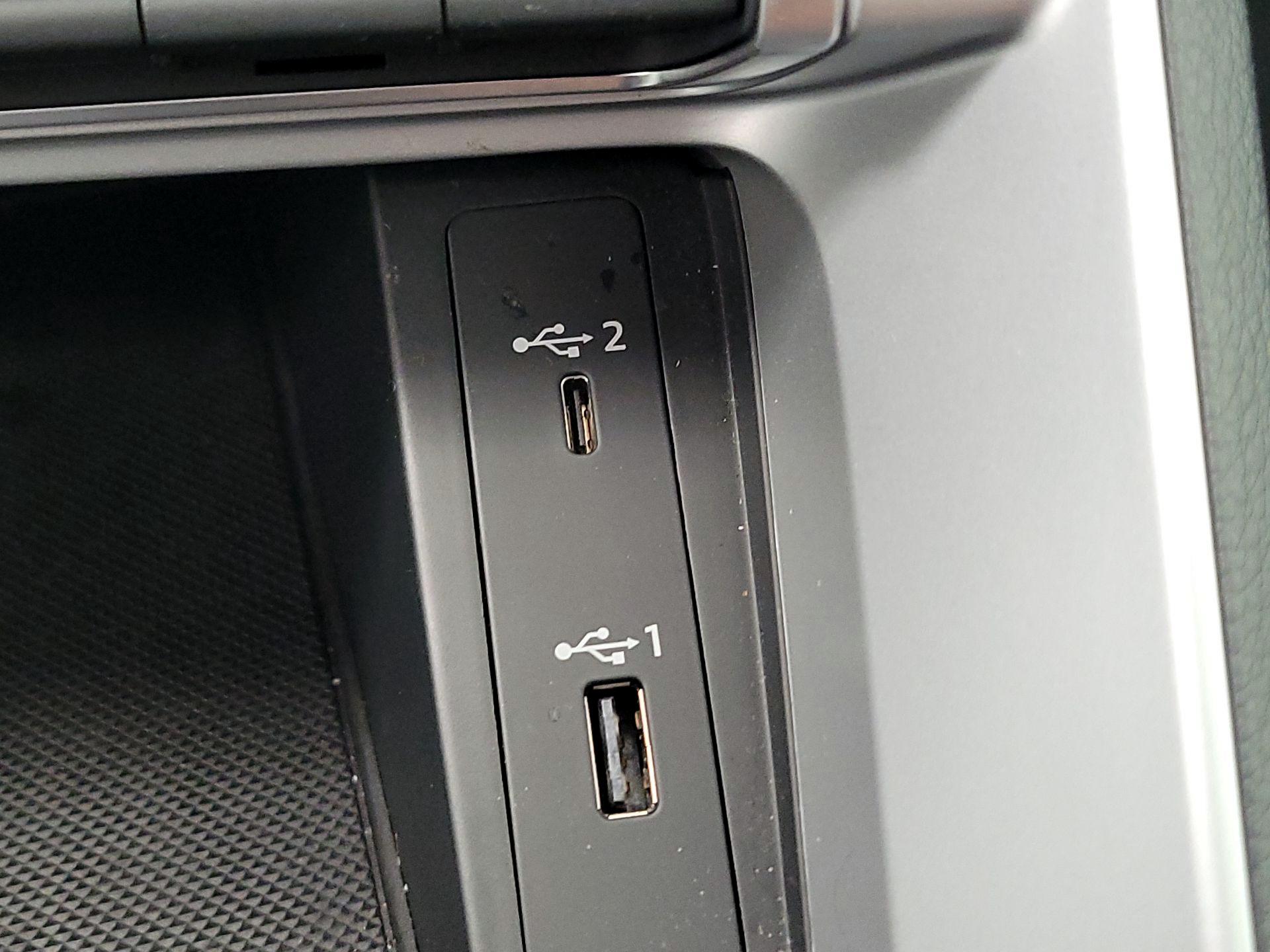 Thumbnail: 2020 Audi Q3 - 18