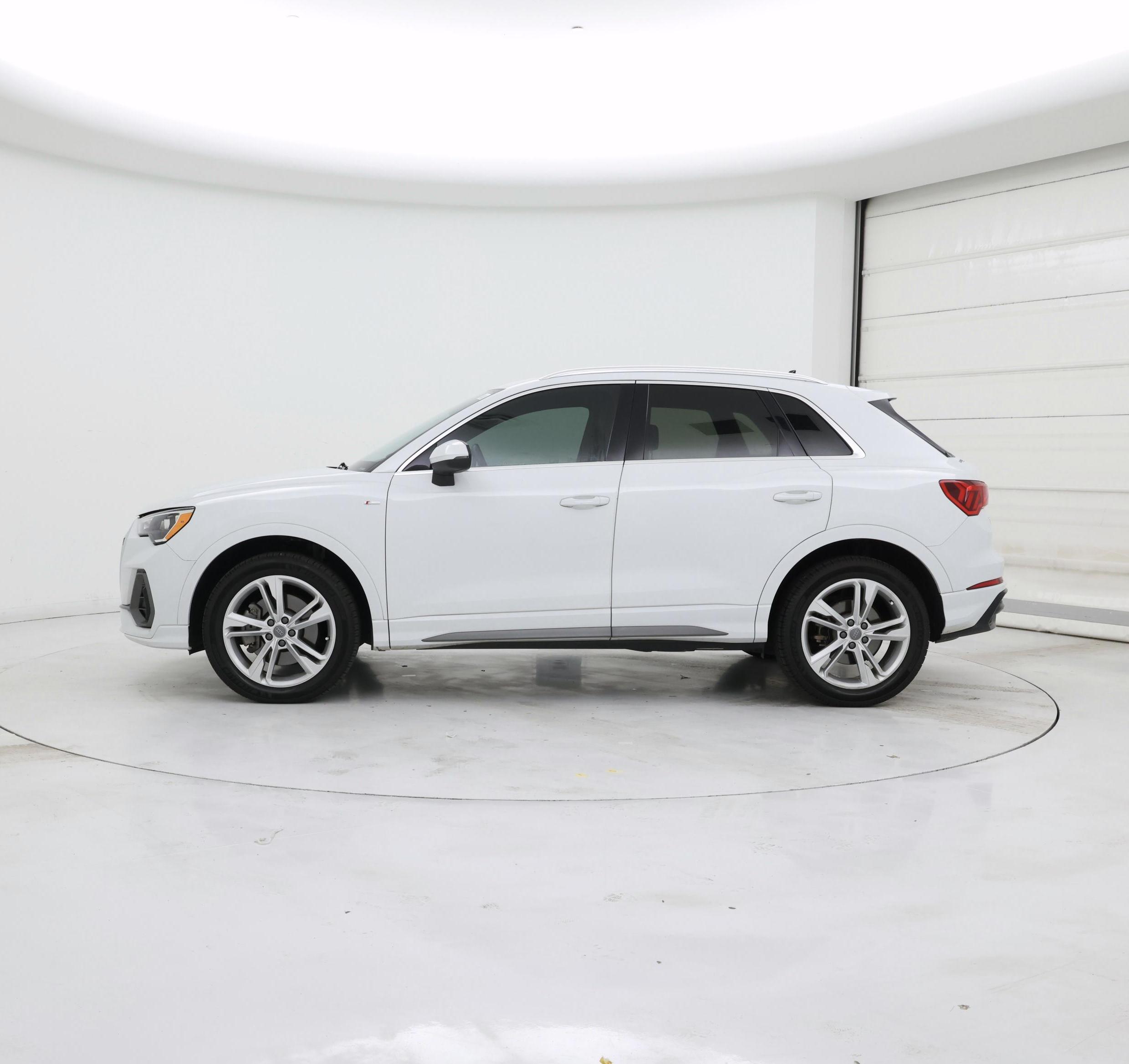 Thumbnail: 2020 Audi Q3 - 3