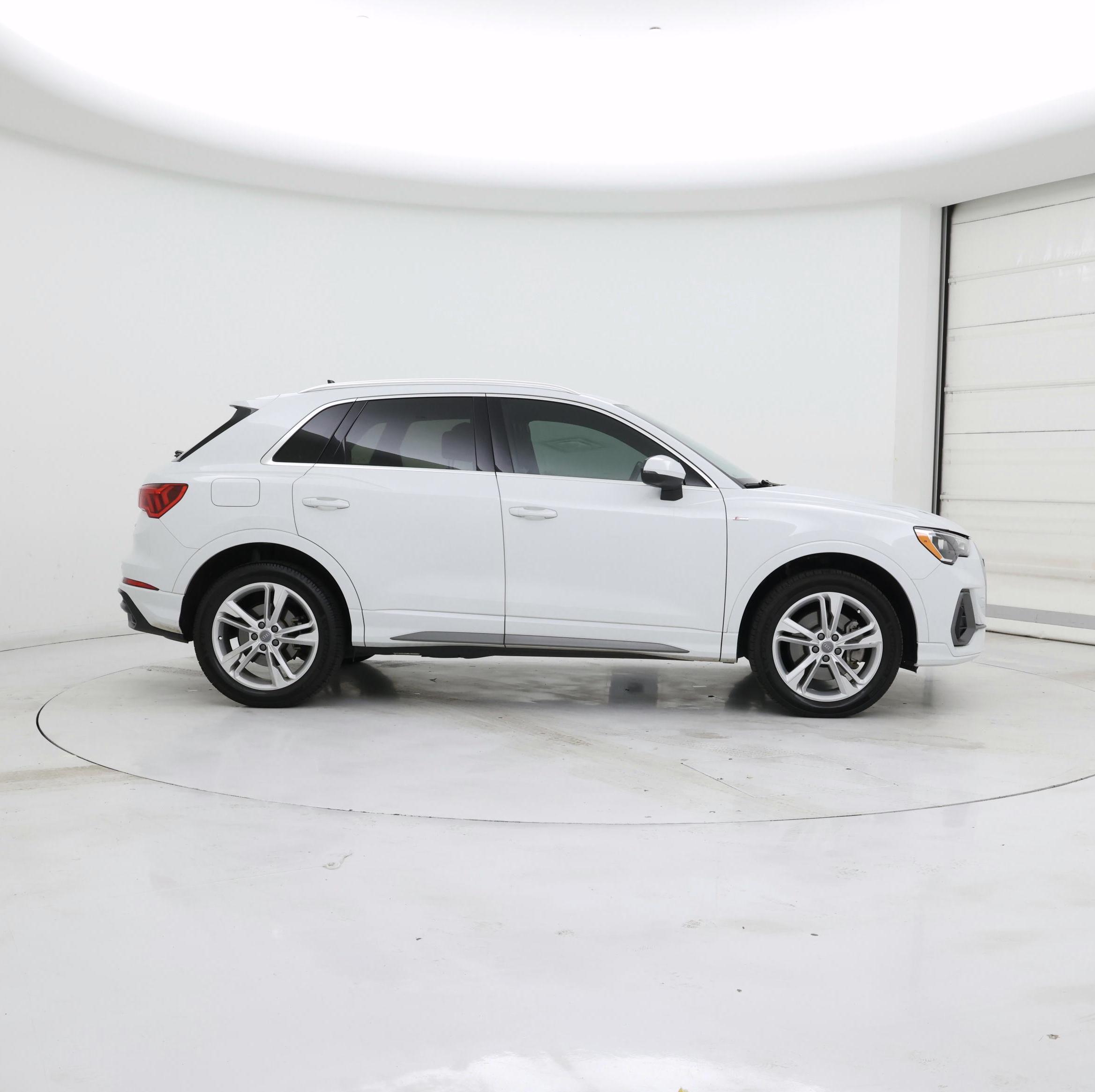 Thumbnail: 2020 Audi Q3 - 7