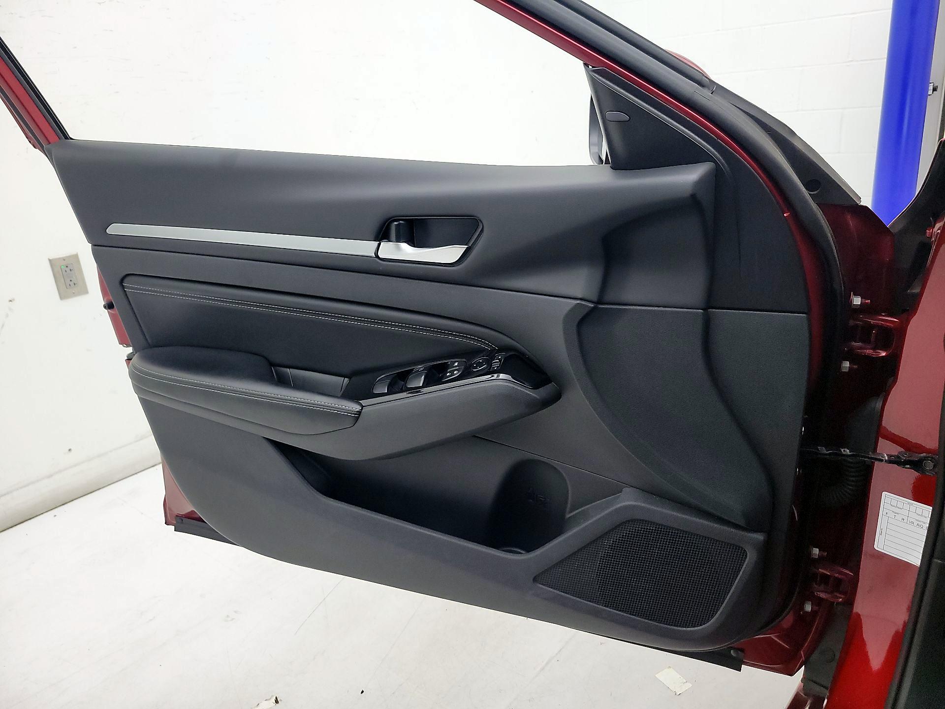 Thumbnail: 2023 Nissan Altima - 12