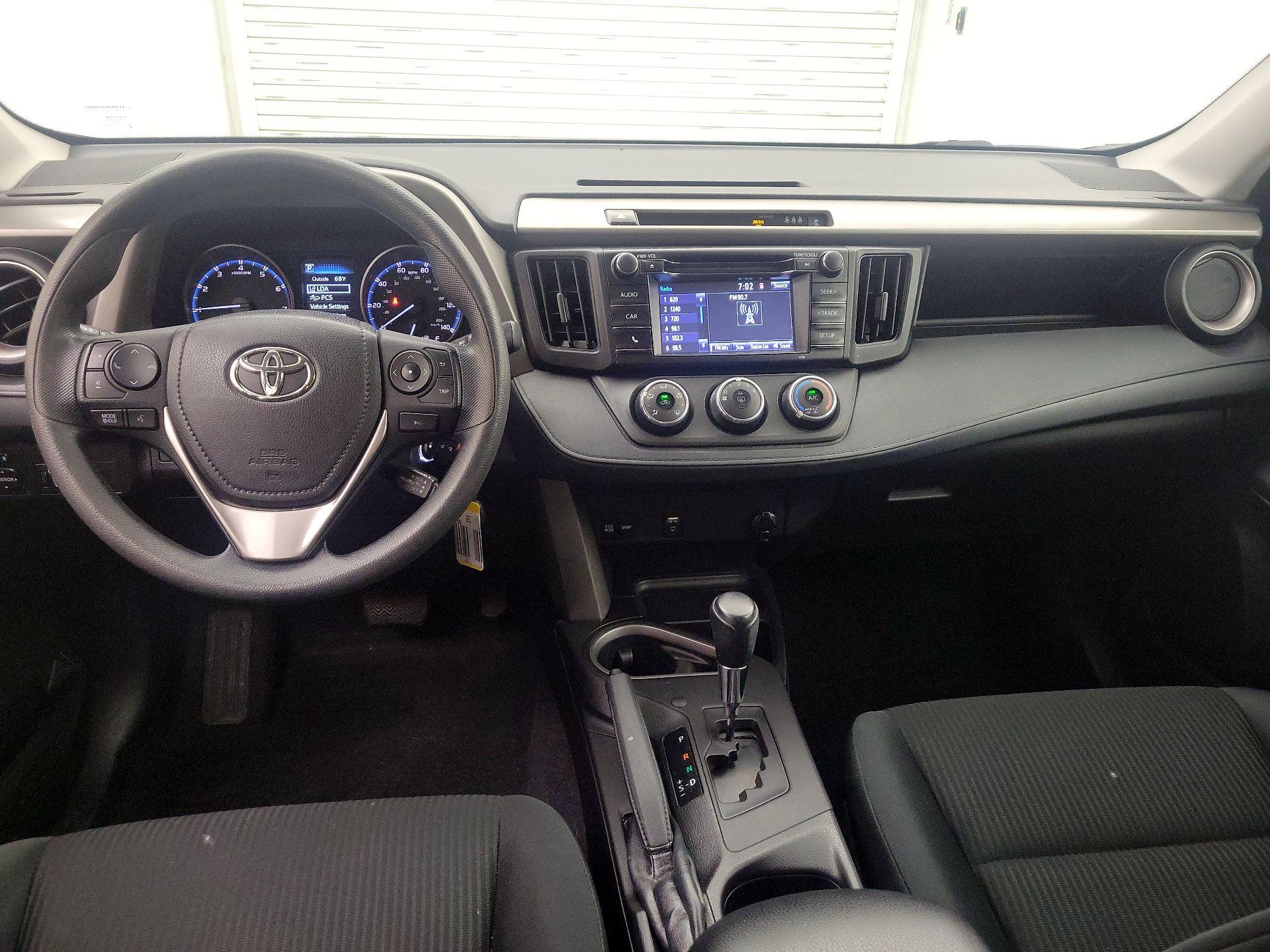 Thumbnail: 2018 Toyota RAV4 - 9