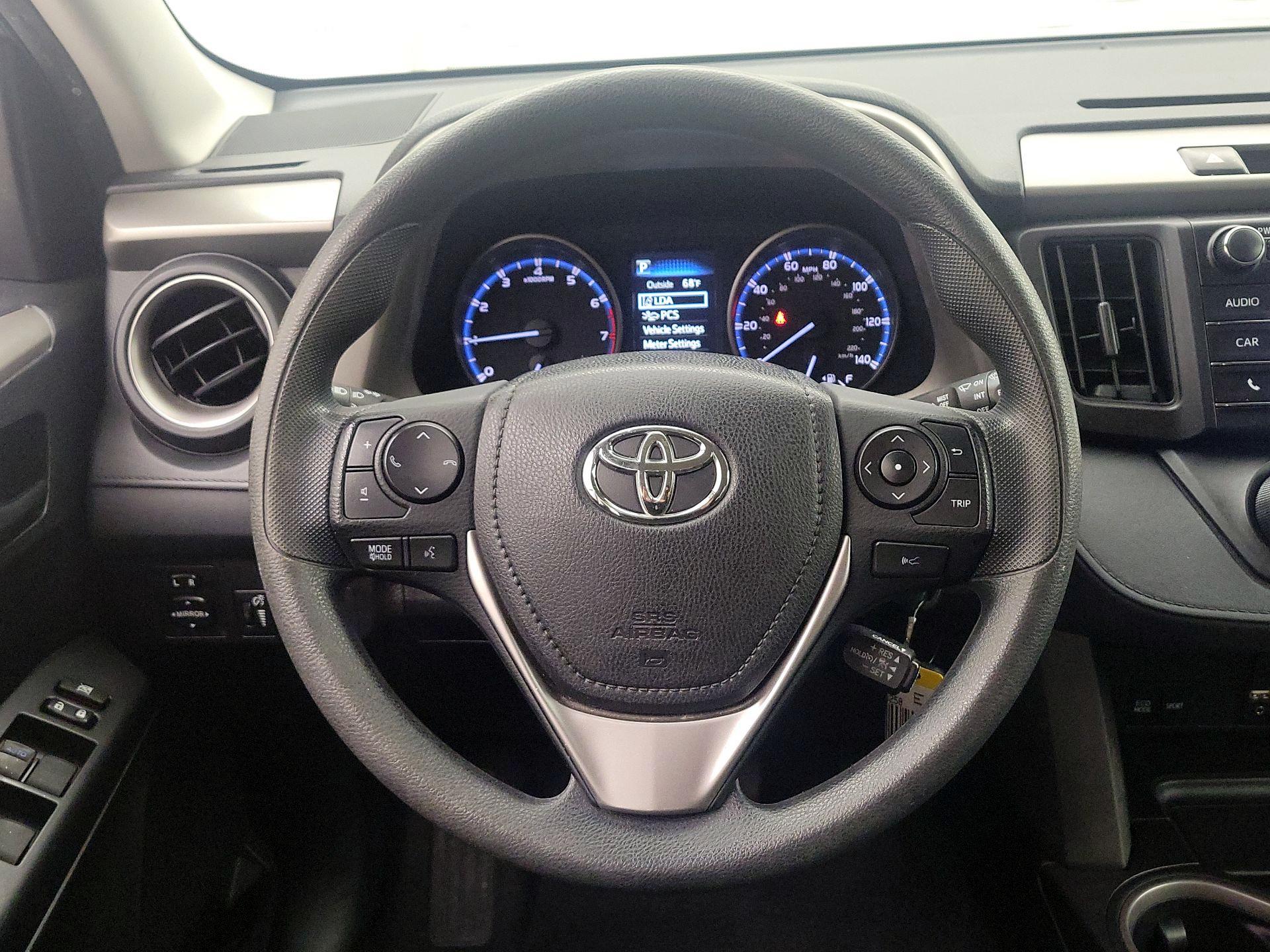 Thumbnail: 2018 Toyota RAV4 - 10