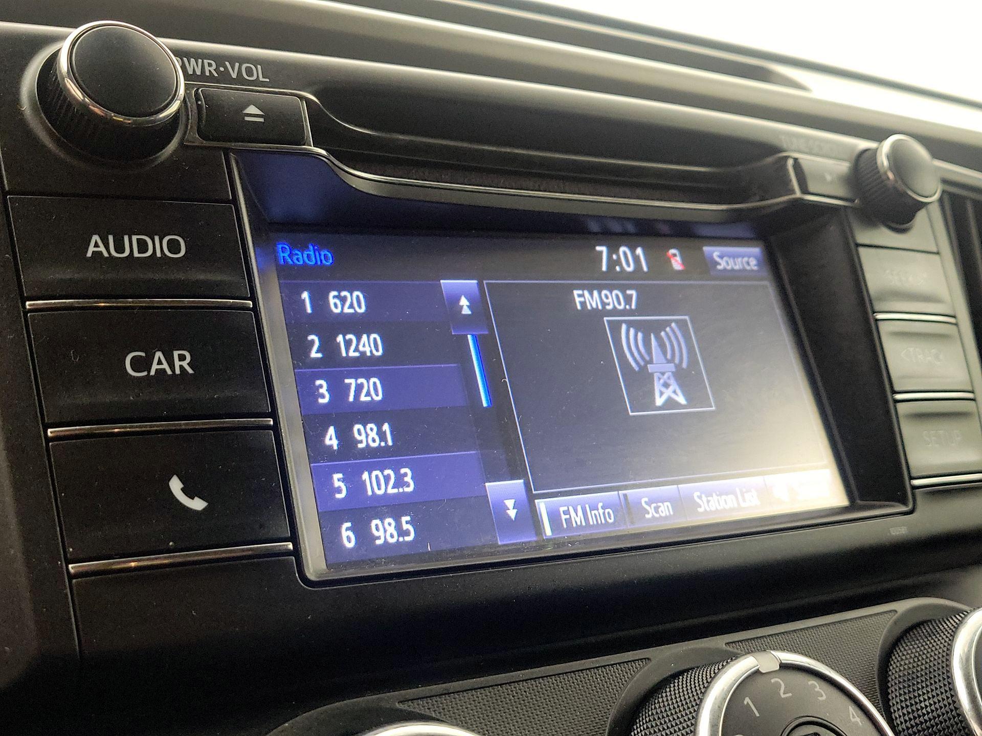 Thumbnail: 2018 Toyota RAV4 - 15