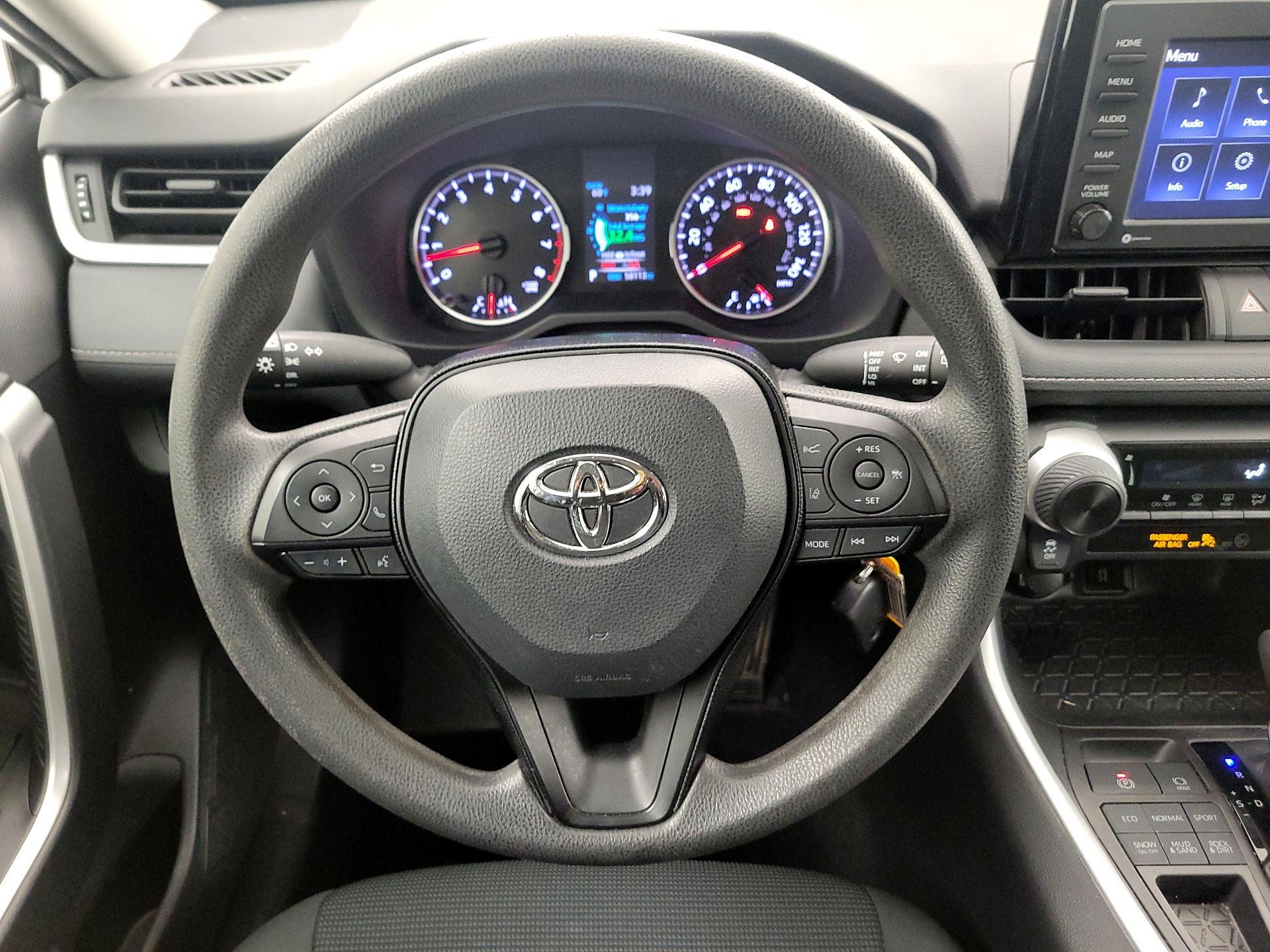 Thumbnail: 2021 Toyota RAV4 - 10