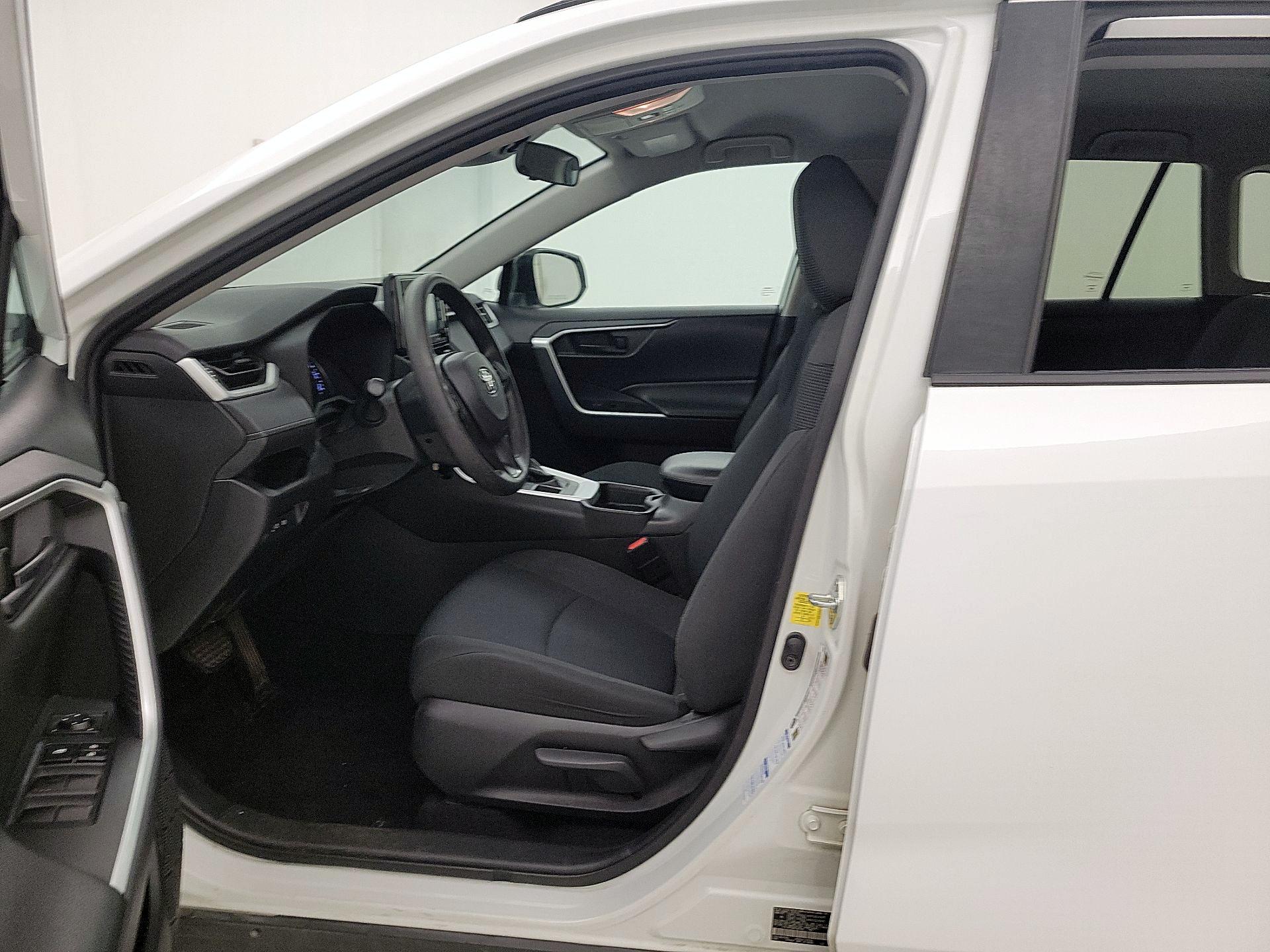 Thumbnail: 2021 Toyota RAV4 - 11