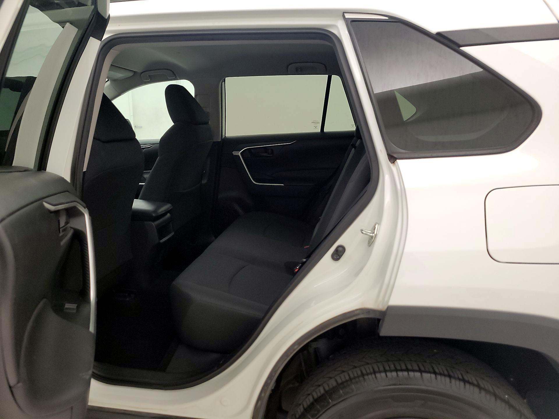 Thumbnail: 2021 Toyota RAV4 - 19