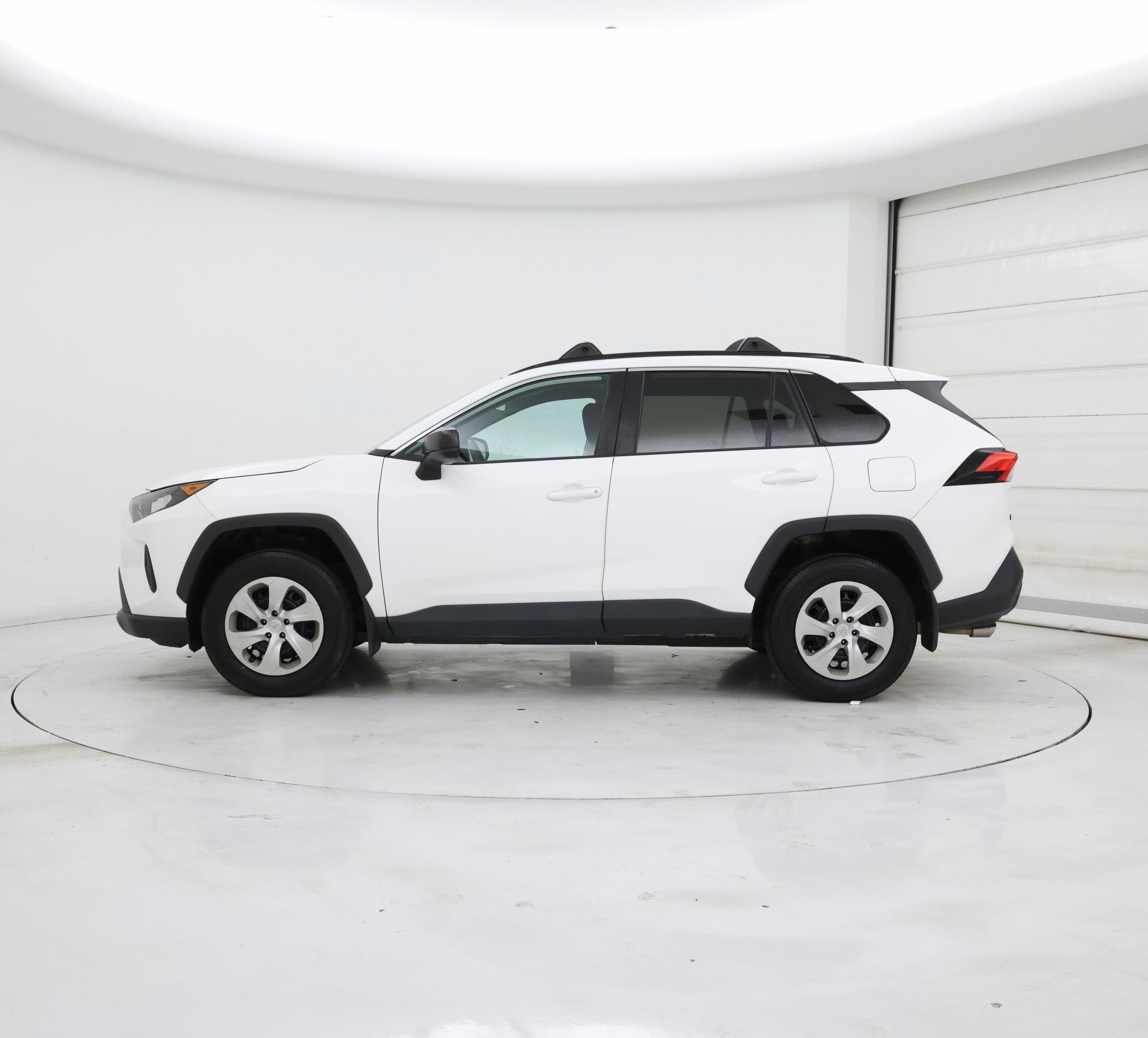 Thumbnail: 2021 Toyota RAV4 - 3