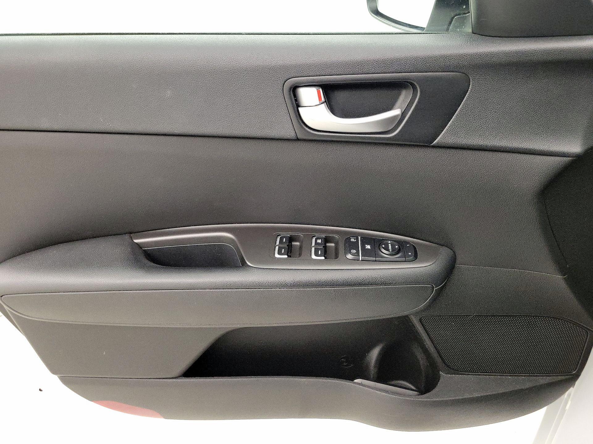 Thumbnail: 2018 Kia Optima - 12