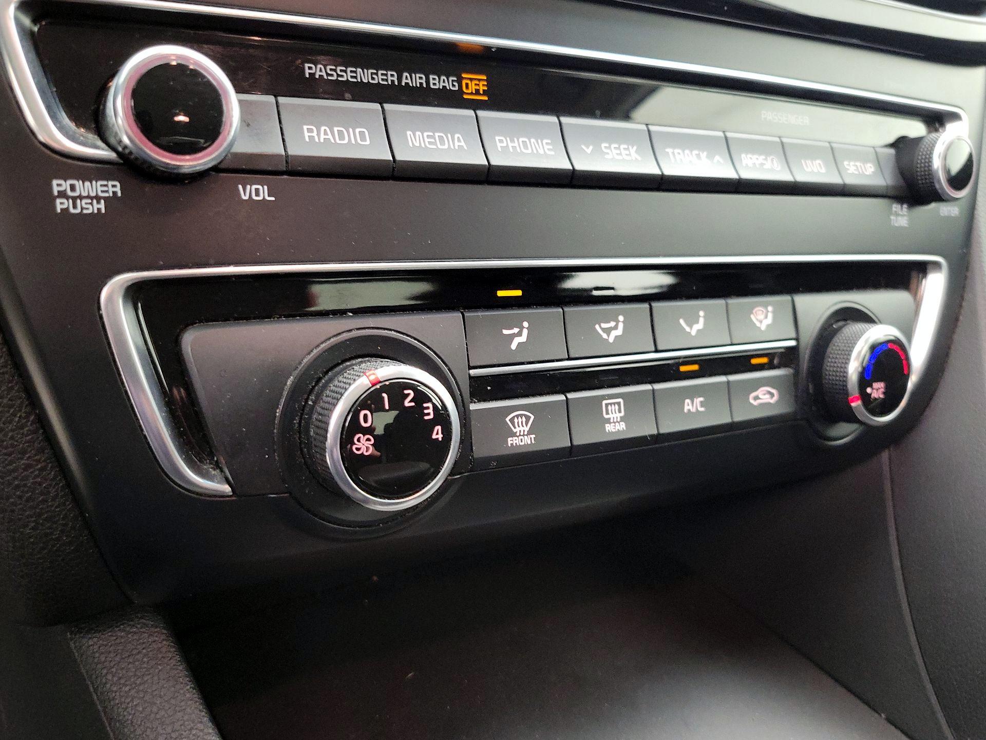 Thumbnail: 2018 Kia Optima - 16