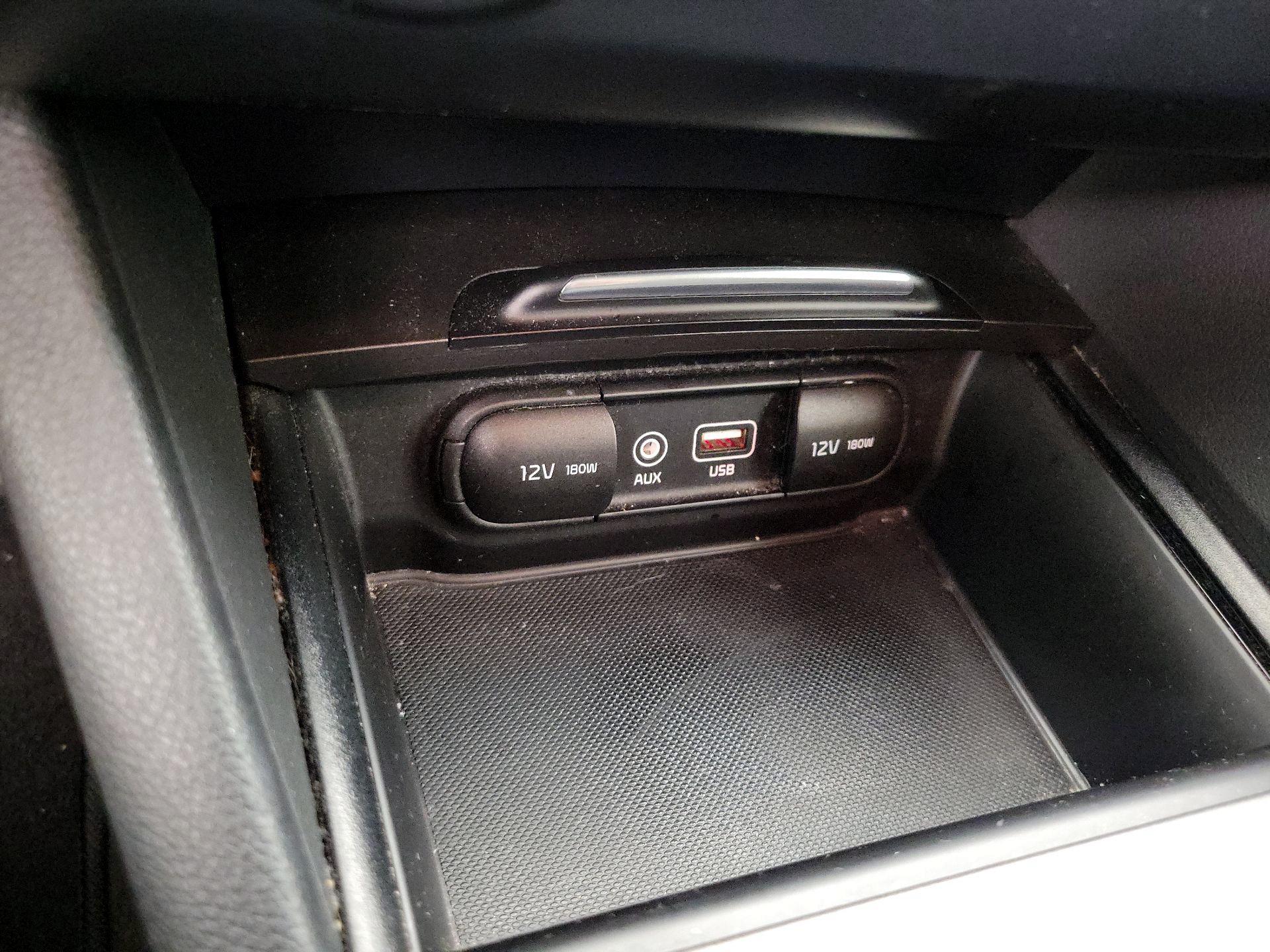 Thumbnail: 2018 Kia Optima - 18