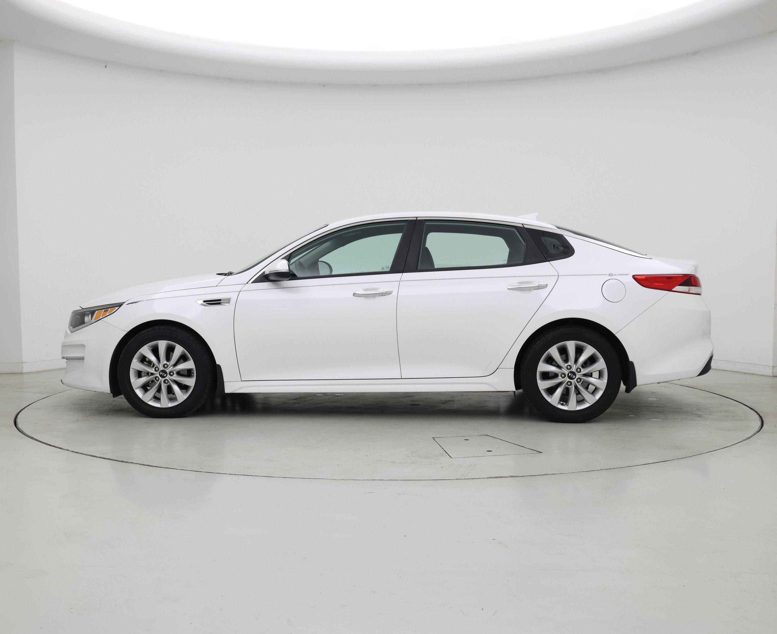 Thumbnail: 2018 Kia Optima - 3