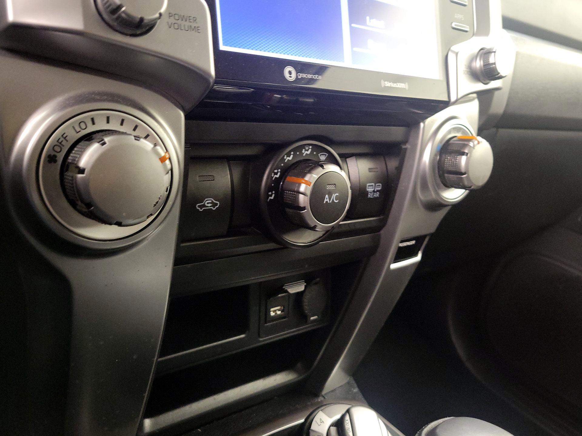 Thumbnail: 2022 Toyota 4Runner - 16