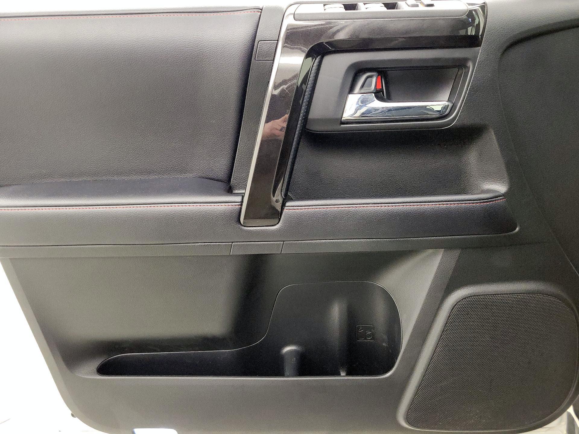 Thumbnail: 2019 Toyota 4Runner - 12