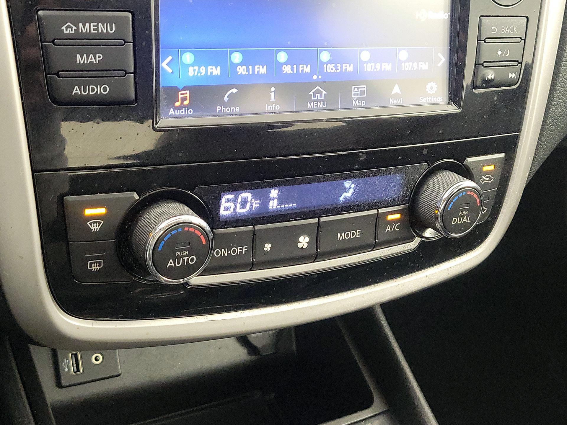 Thumbnail: 2018 Nissan Altima - 16