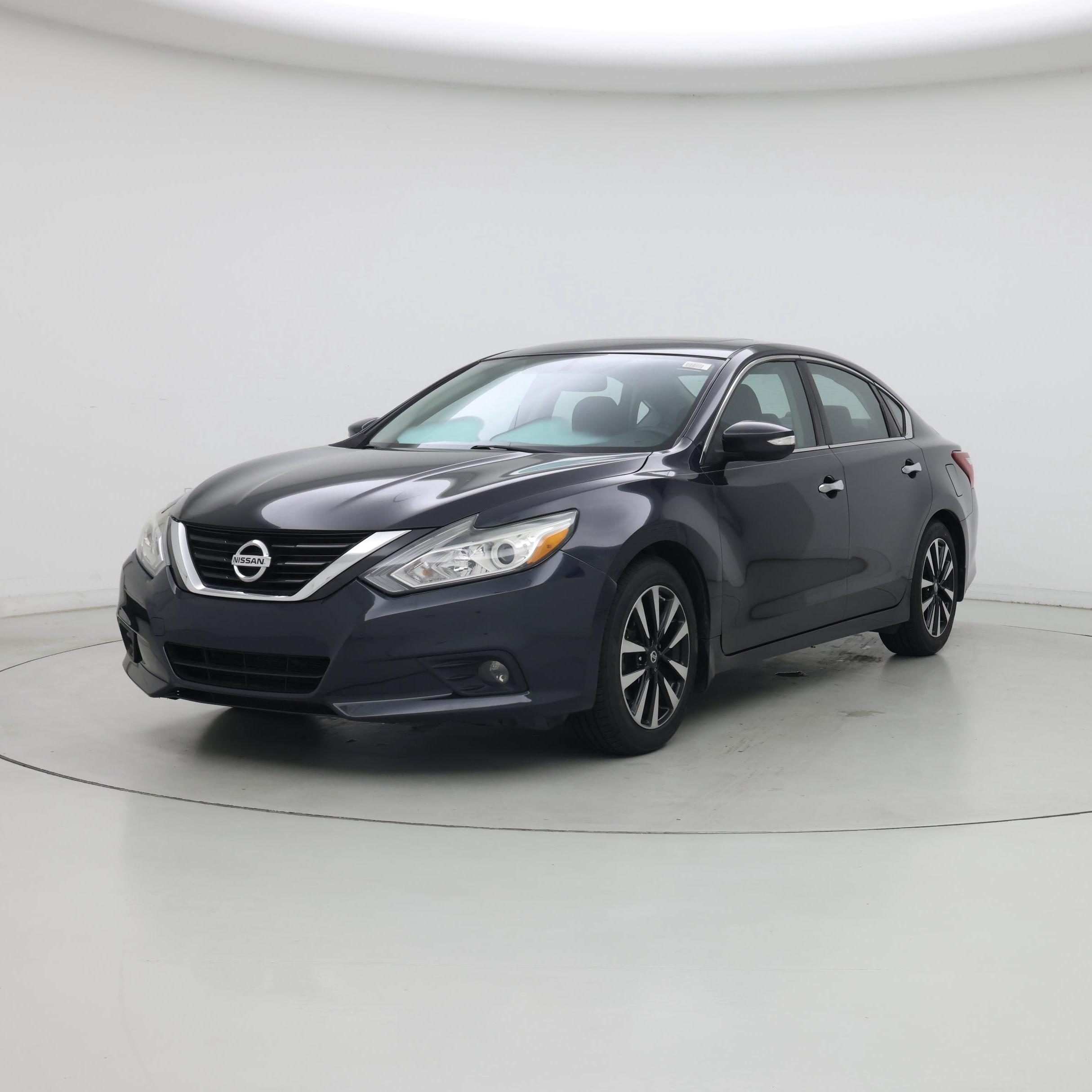 Thumbnail: 2018 Nissan Altima - 4