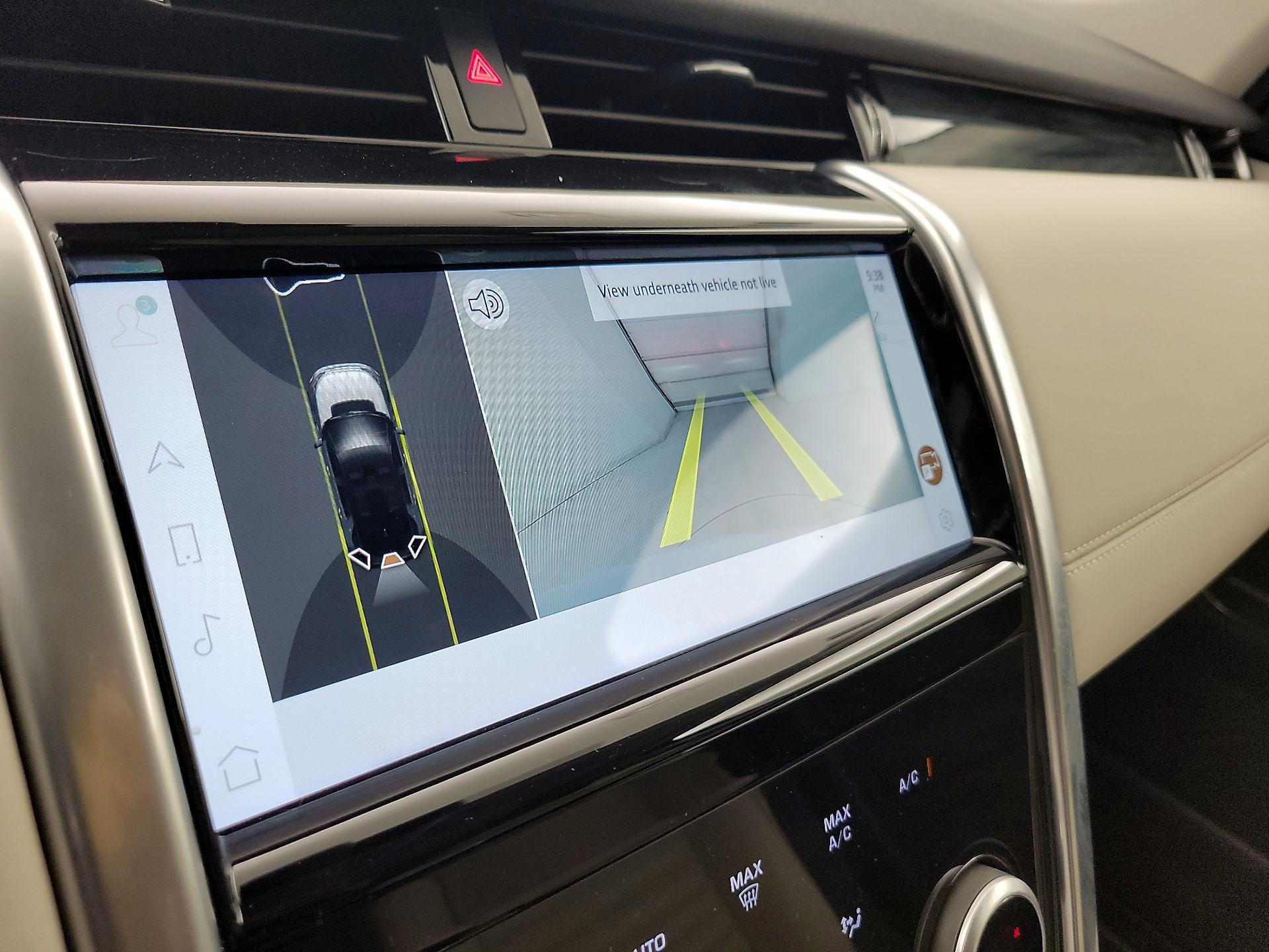 Thumbnail: 2022 Land Rover Discovery Sport - 13