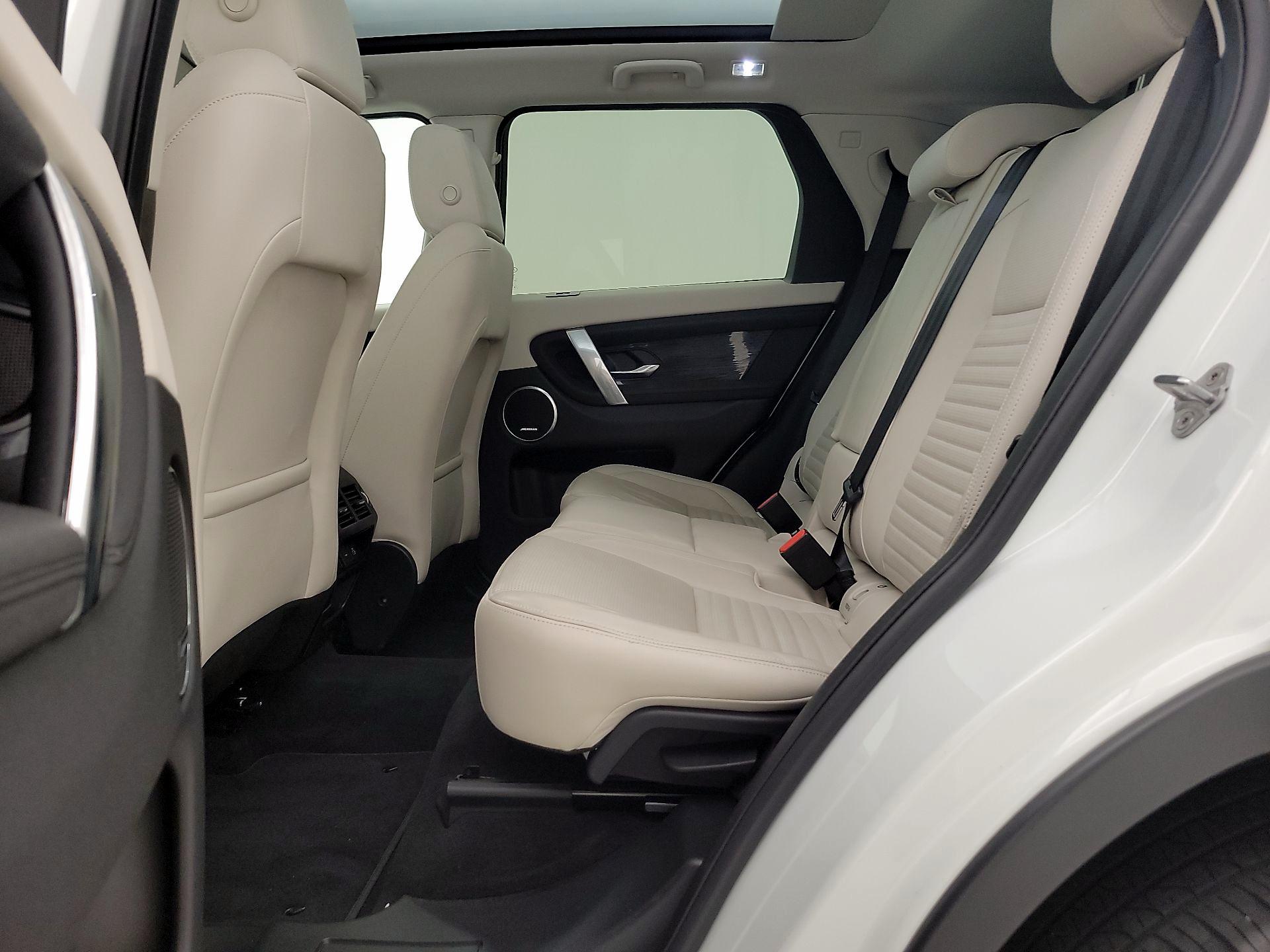 Thumbnail: 2022 Land Rover Discovery Sport - 19